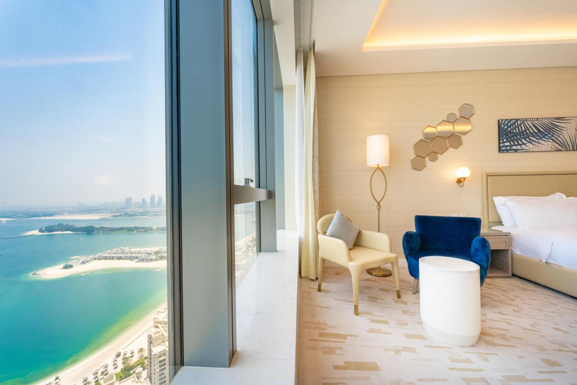 Fam Living - Palm Tower - Palm Jumeirah - Panoramic *