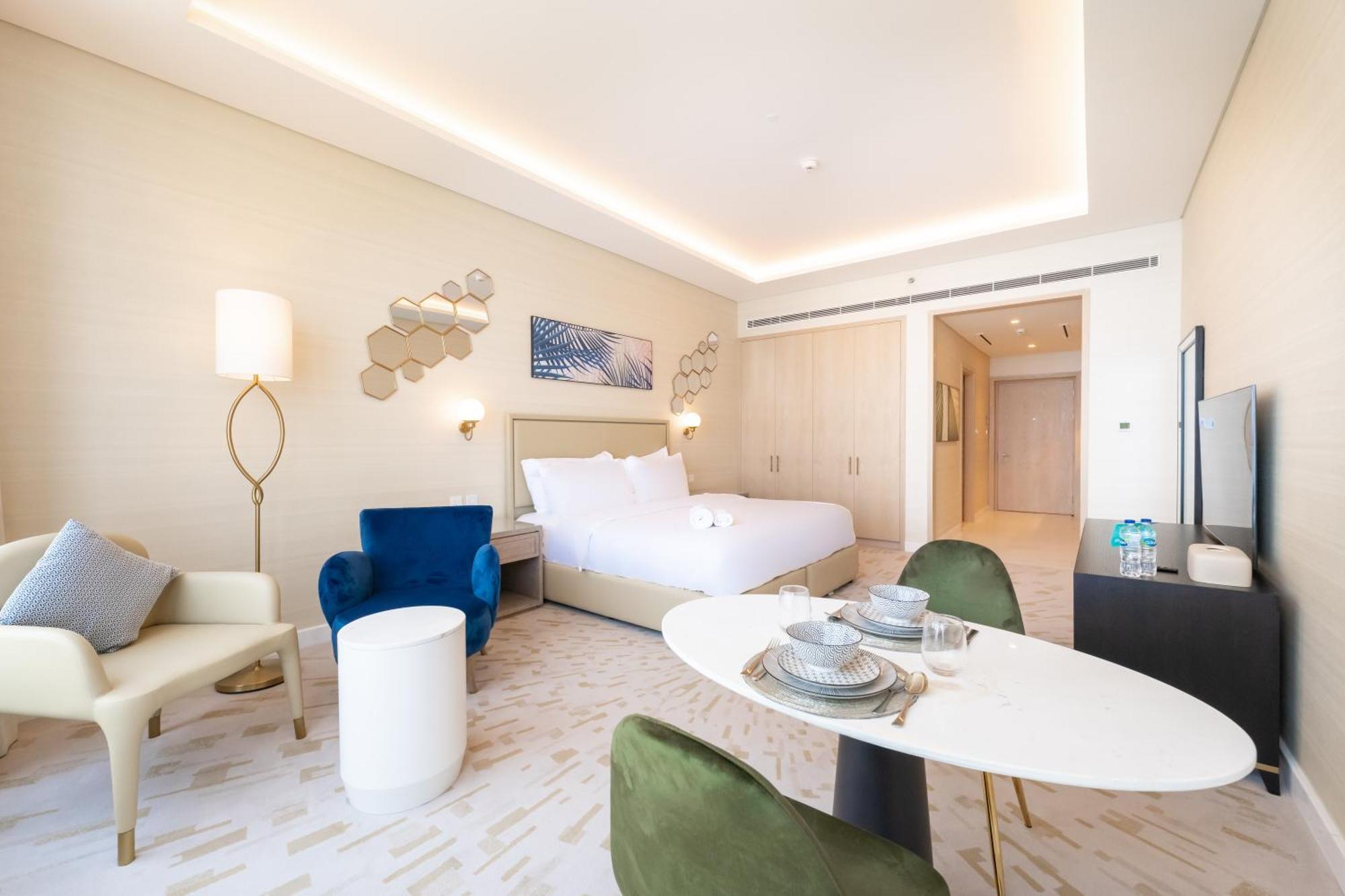 Fam Living - Palm Tower - Palm Jumeirah - Panoramic