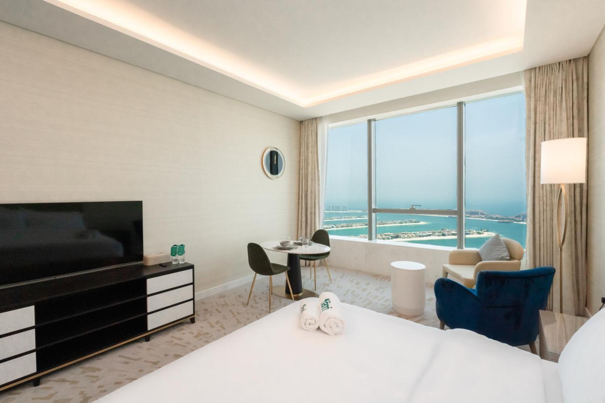 Fam Living - Palm Tower - Palm Jumeirah - Panoramic Apartment