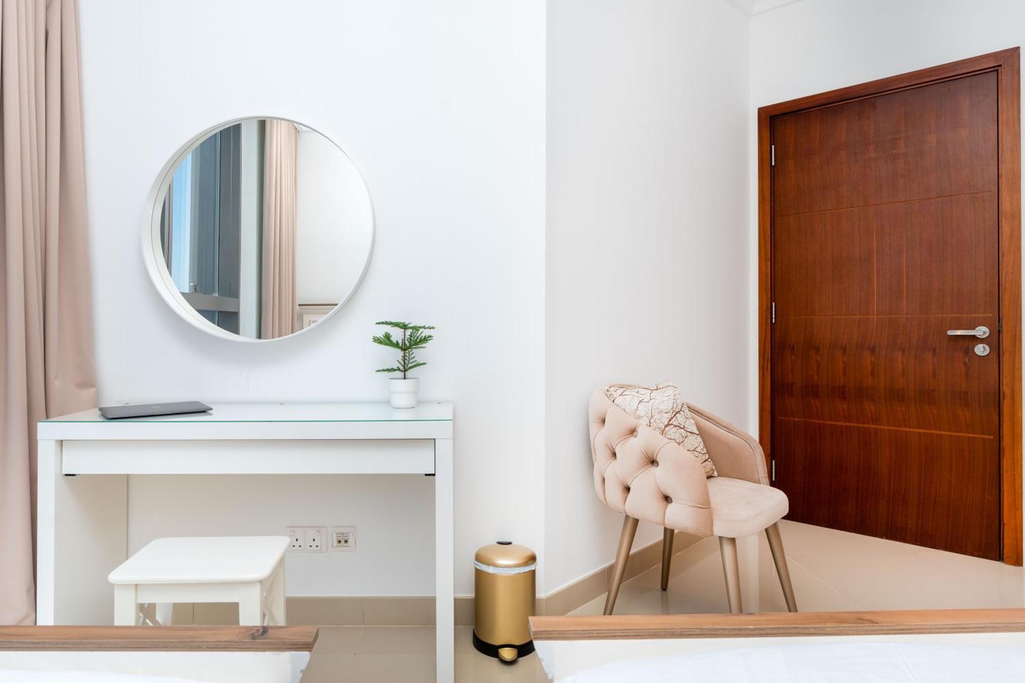 Apartment Lux Apt-burj View Opp. Dxb Mall Dubai