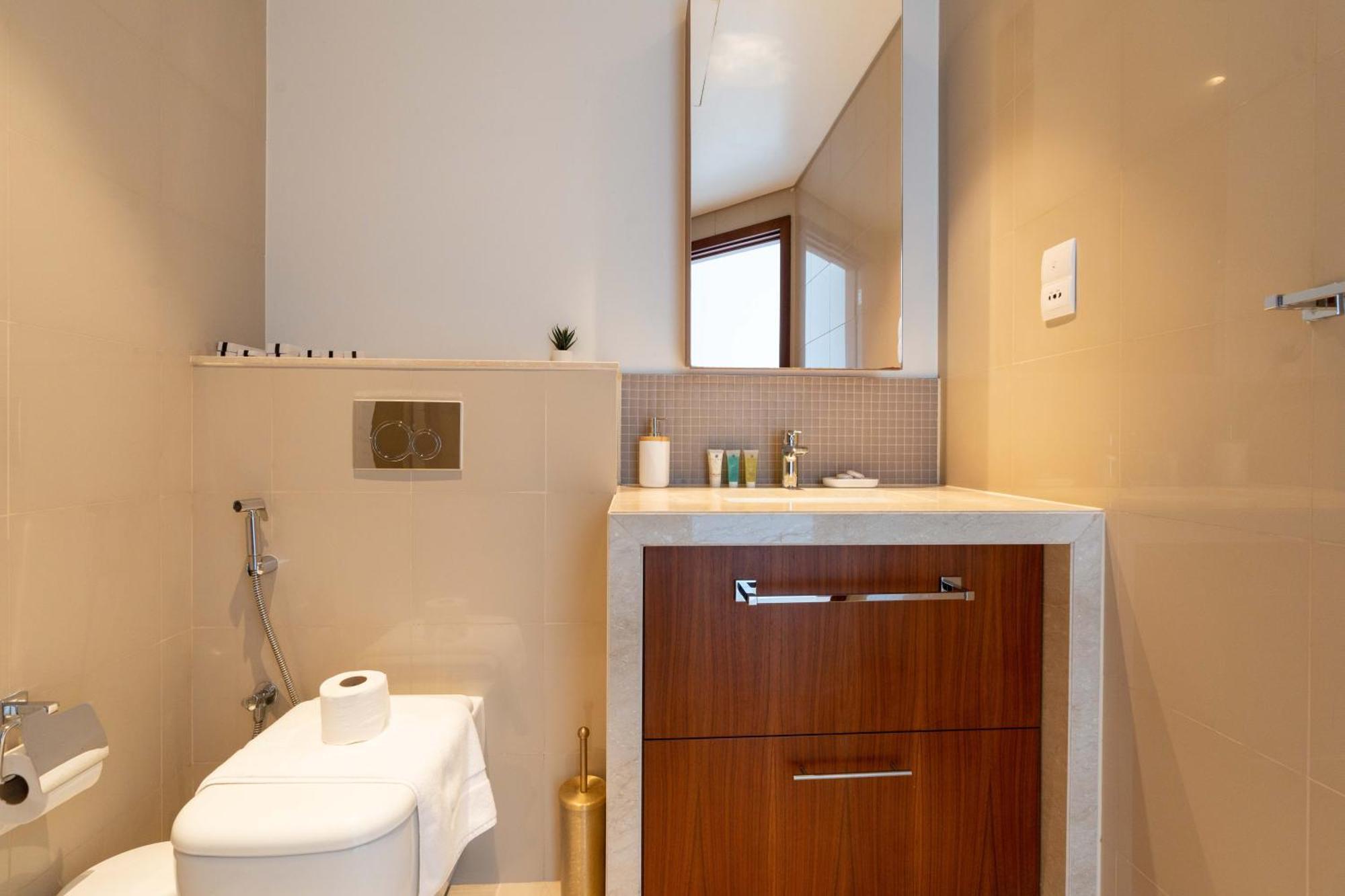 Apartment Lux Apt-burj View Opp. Dxb Mall Dubai