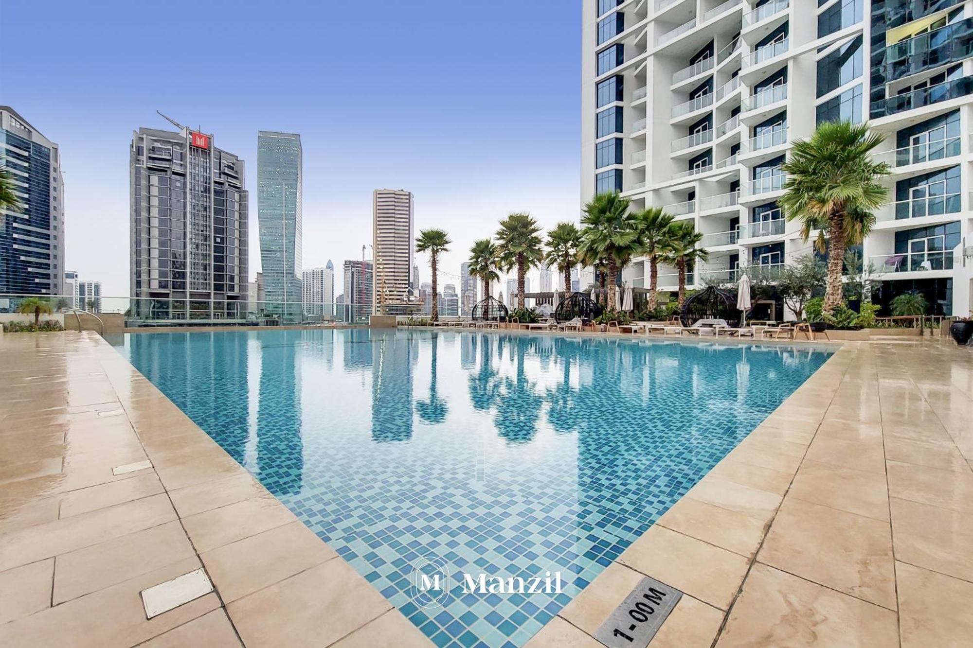 Manzil - Luxurious 1br Waterfront At Damac Maison Prive With Burj Views Dubai