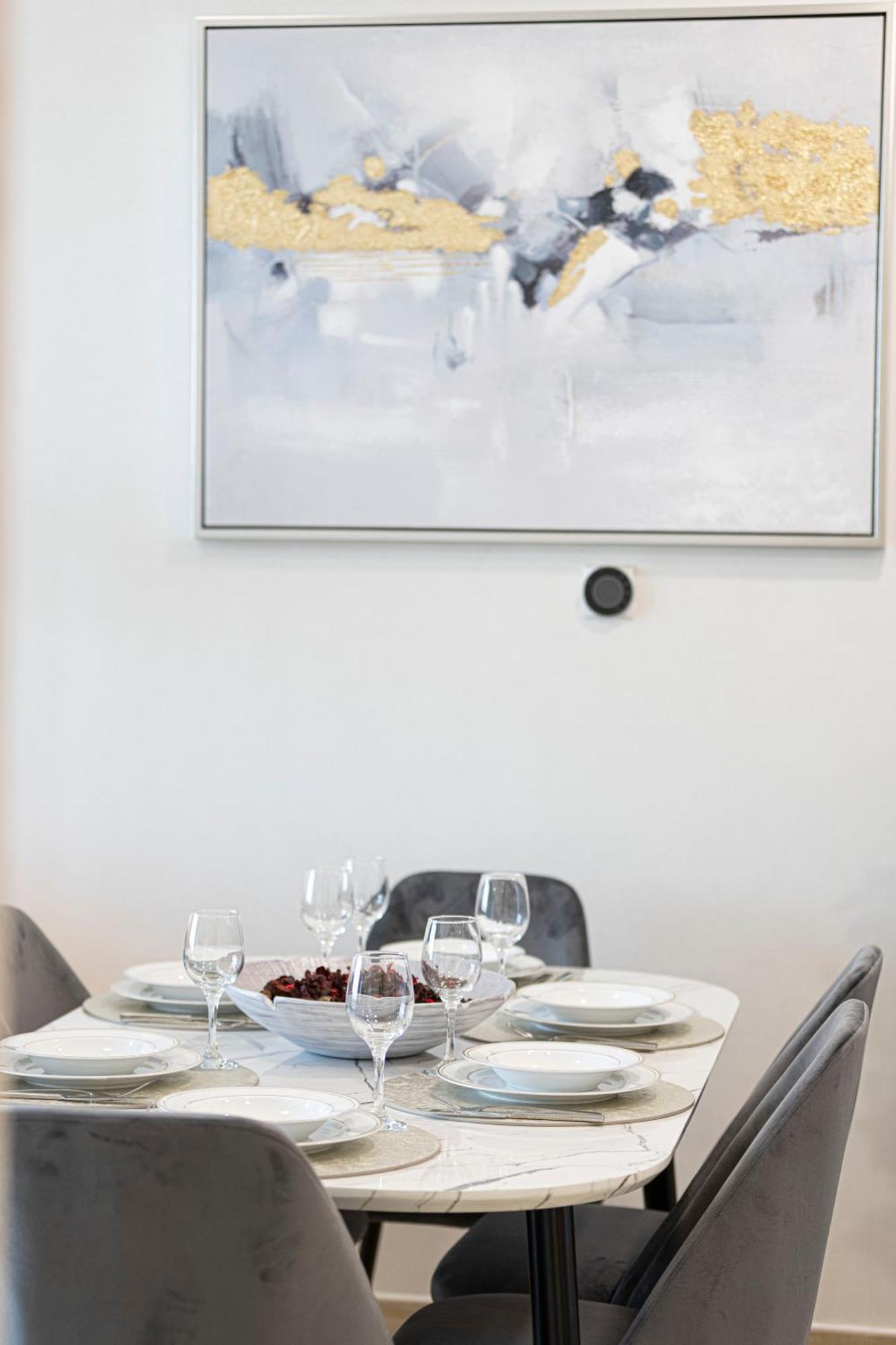 Ultra-luxury / Marina & Burj Khalifa View/ High Floor Apartment *