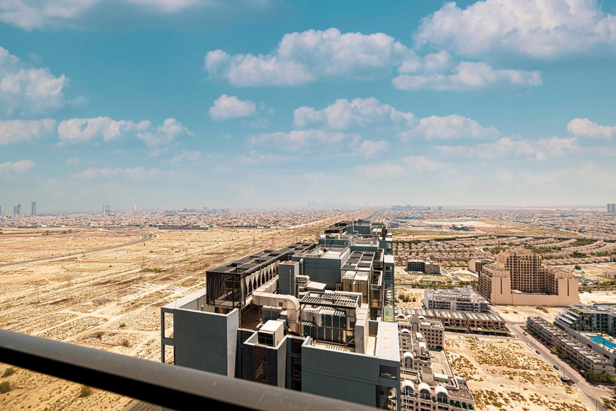 Ultra-luxury / Marina & Burj Khalifa View/ High Floor Apartment