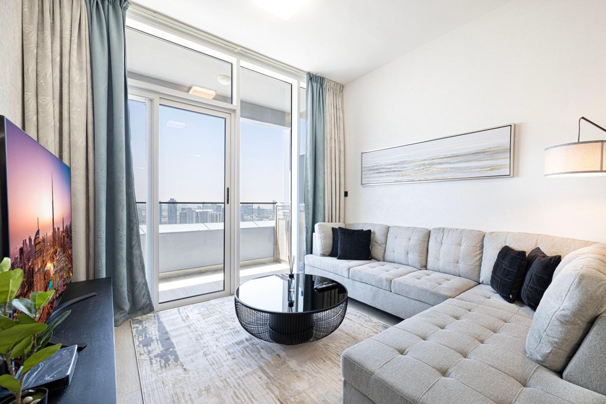 Ultra-luxury / Marina & Burj Khalifa View/ High Floor Apartment