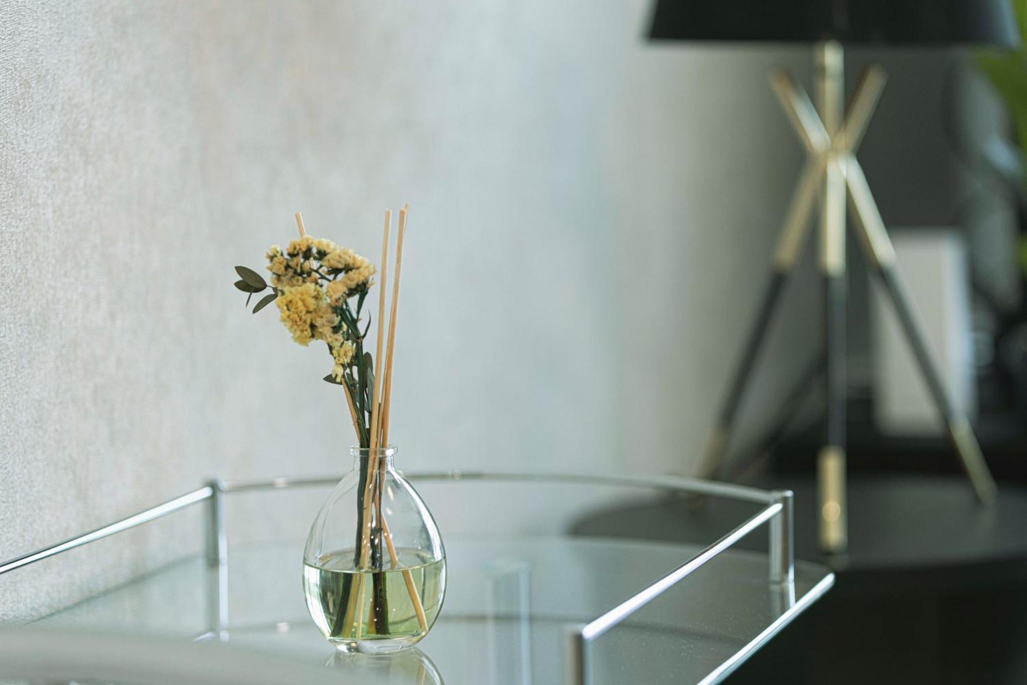 Ultra-luxury / Marina & Burj Khalifa View/ High Floor Apartment