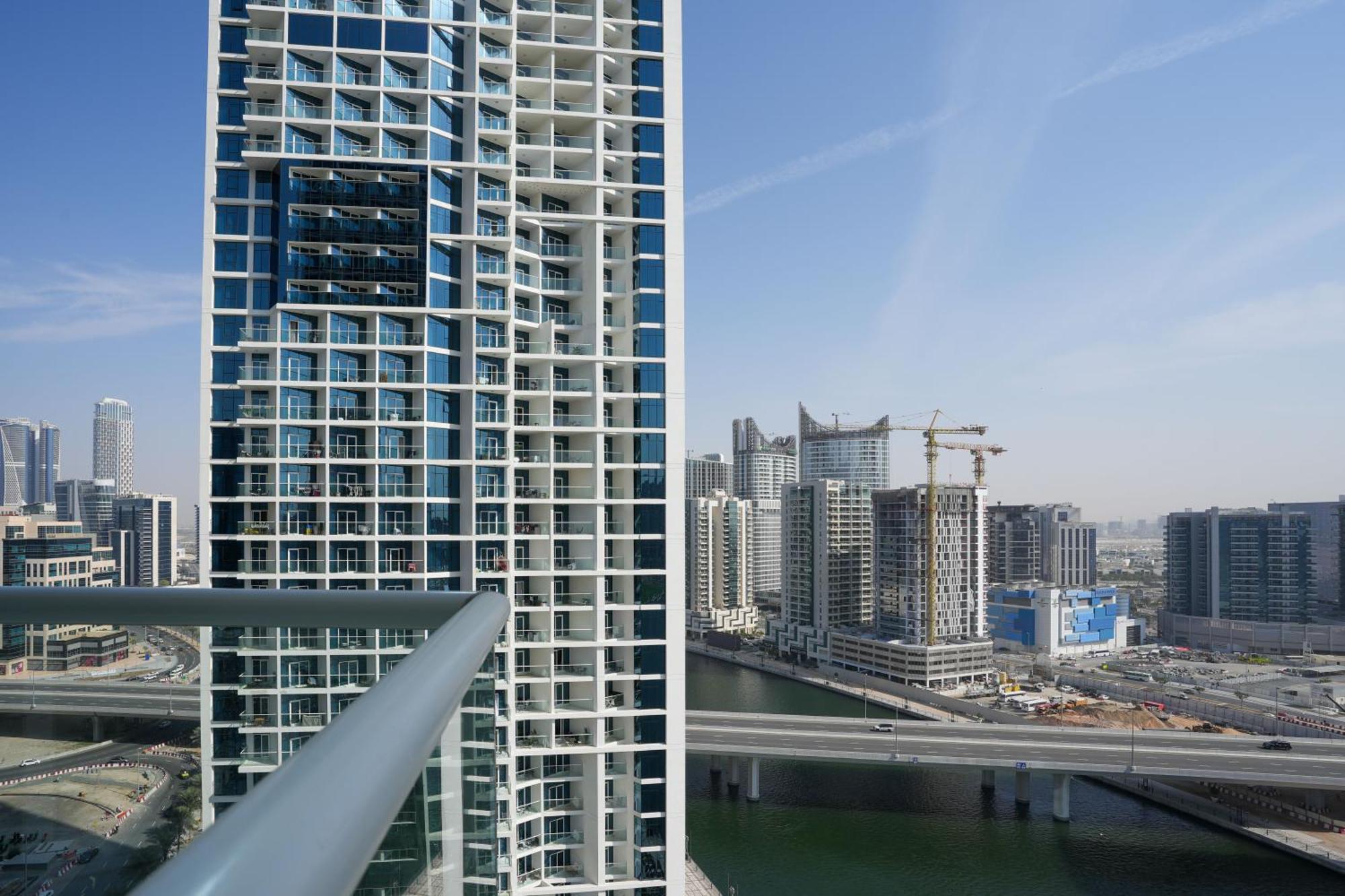White Sage - Fancy With Mesmerizing Canal Views Apartment Dubai