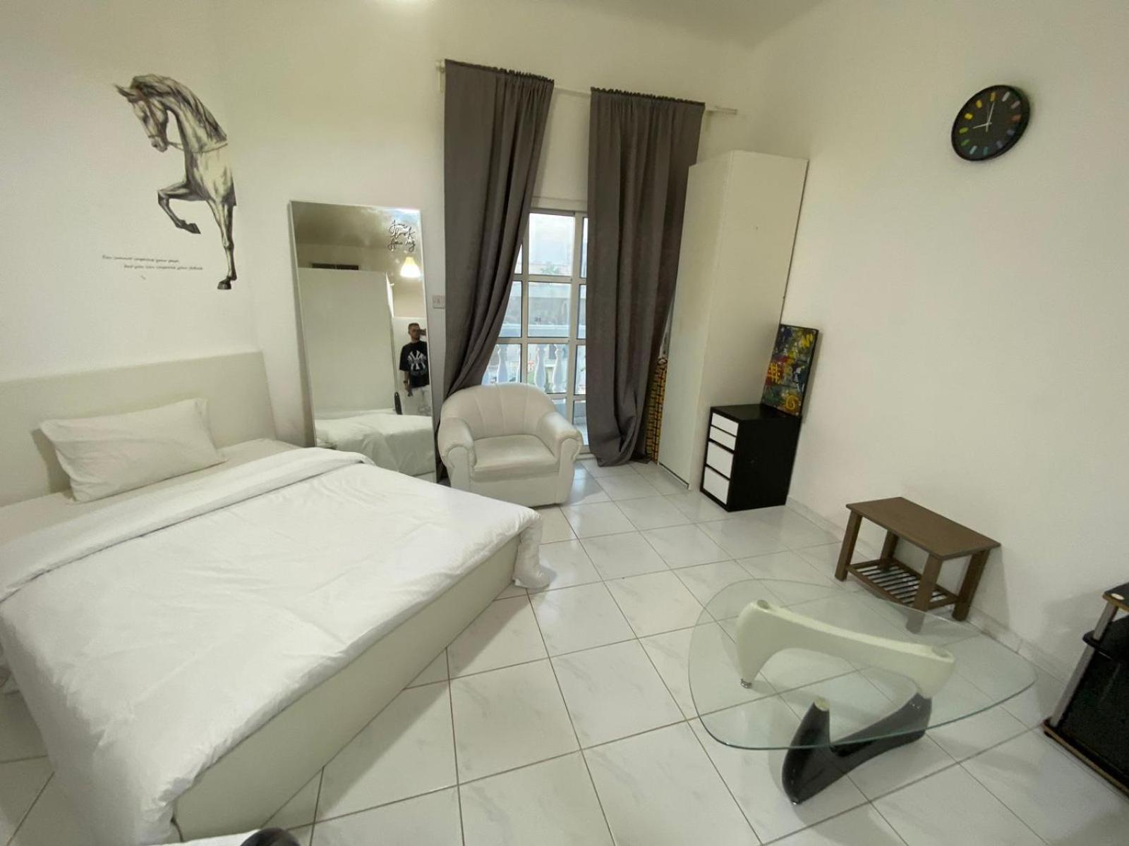 Homestay For Rent In Compound Housing Near Burj Alarab 125 *