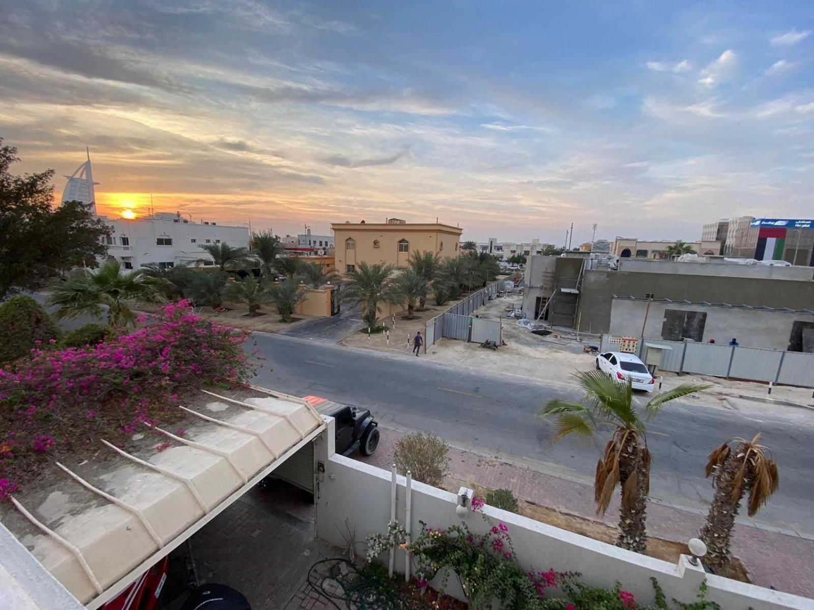 For Rent In Compound Housing Near Burj Alarab 125