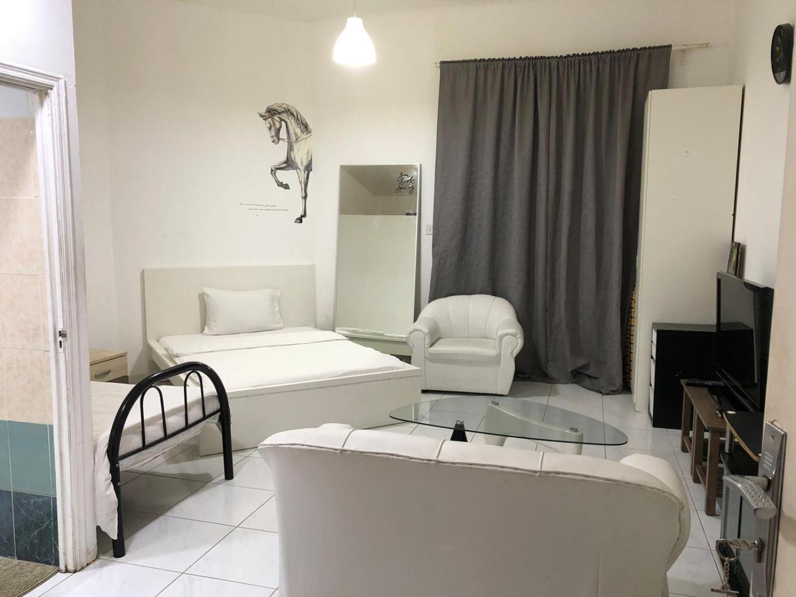 For Rent In Compound Housing Near Burj Alarab 125 * Dubai