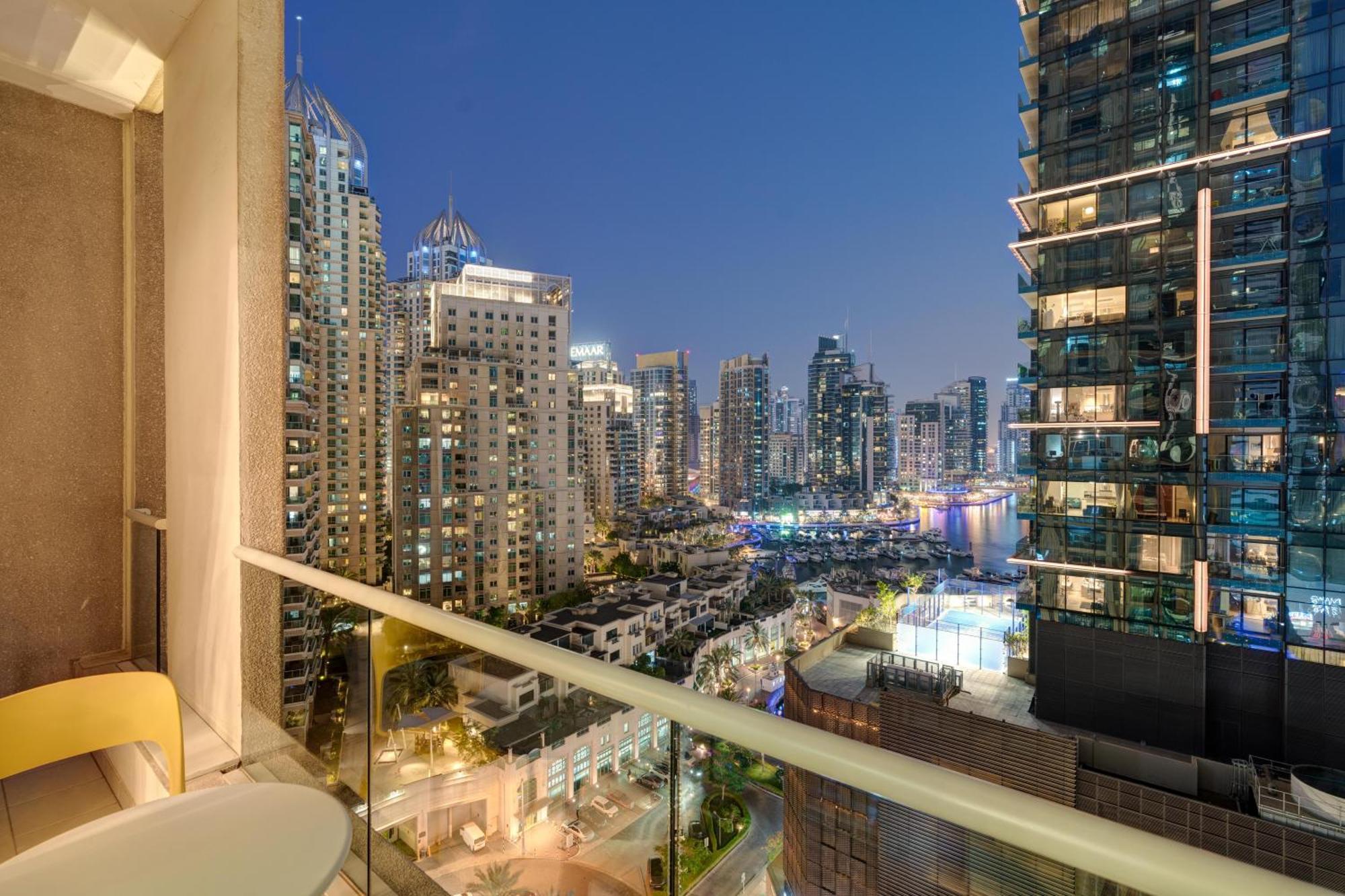 Marina Heights Tower 2 Bhk With Lavish View *