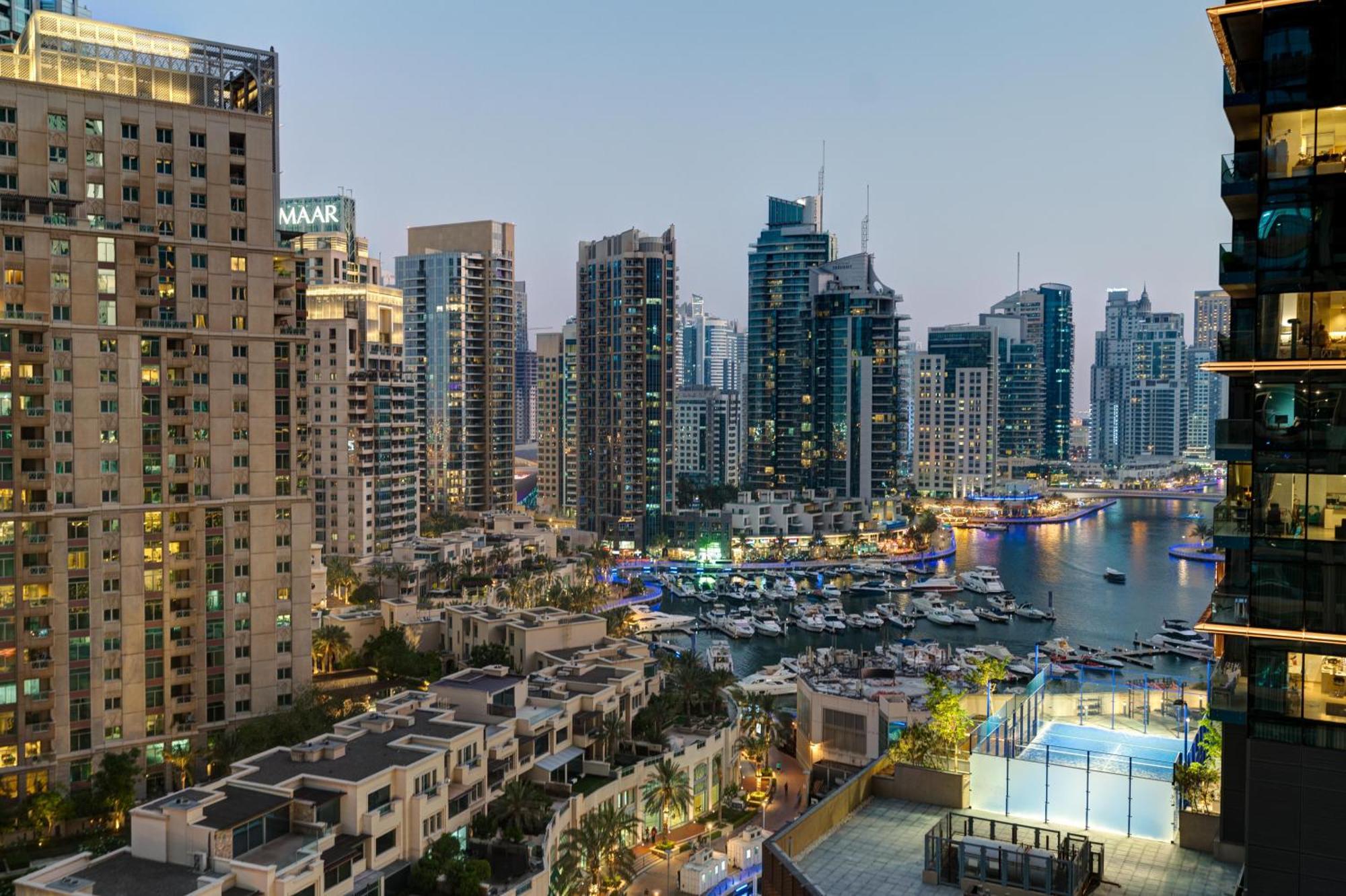 Marina Heights Tower 2 Bhk With Lavish View *