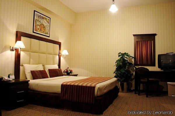 Wave International Hotel 2*