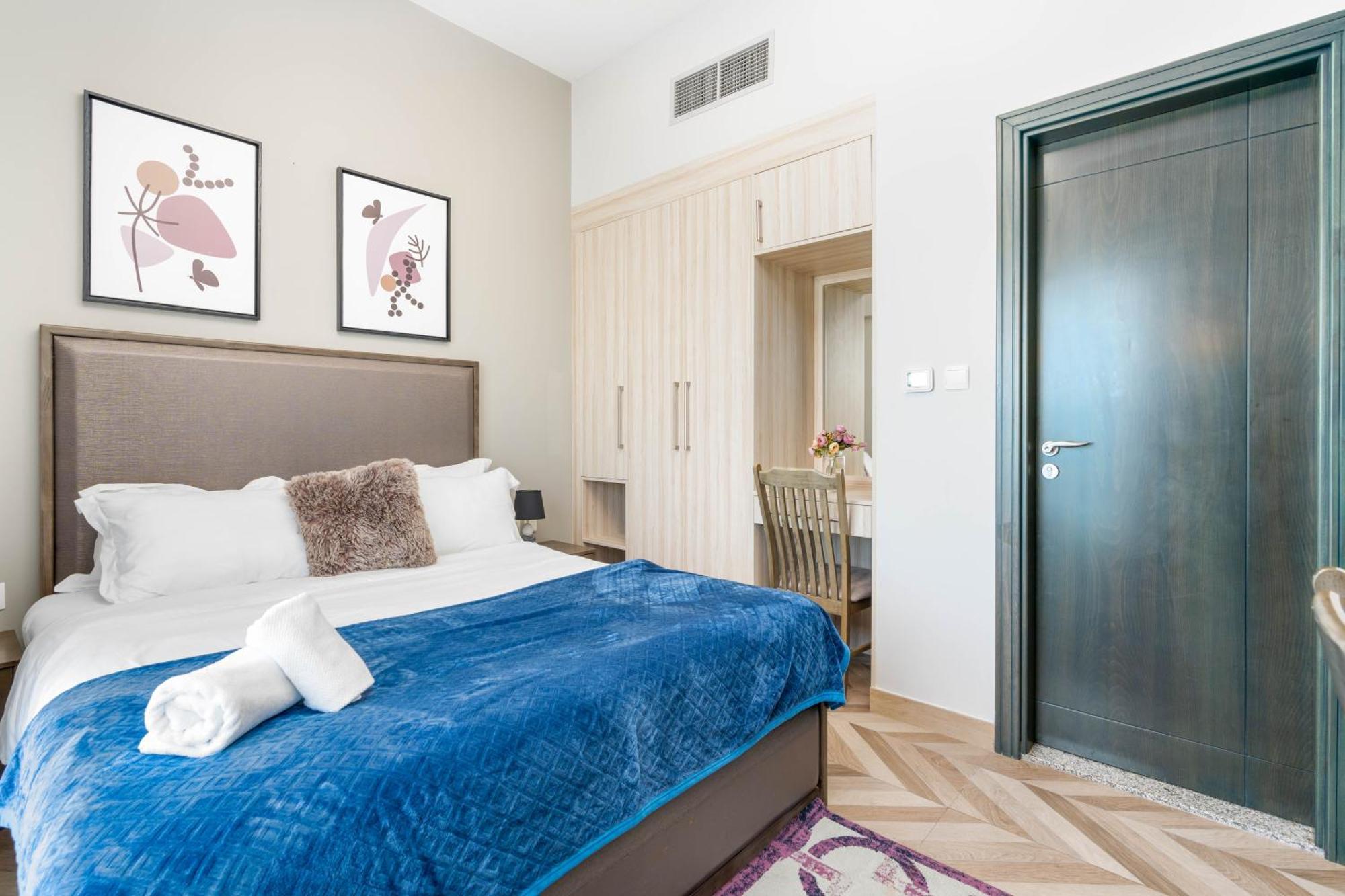 White Sage - Elite Business Bay Apartment *