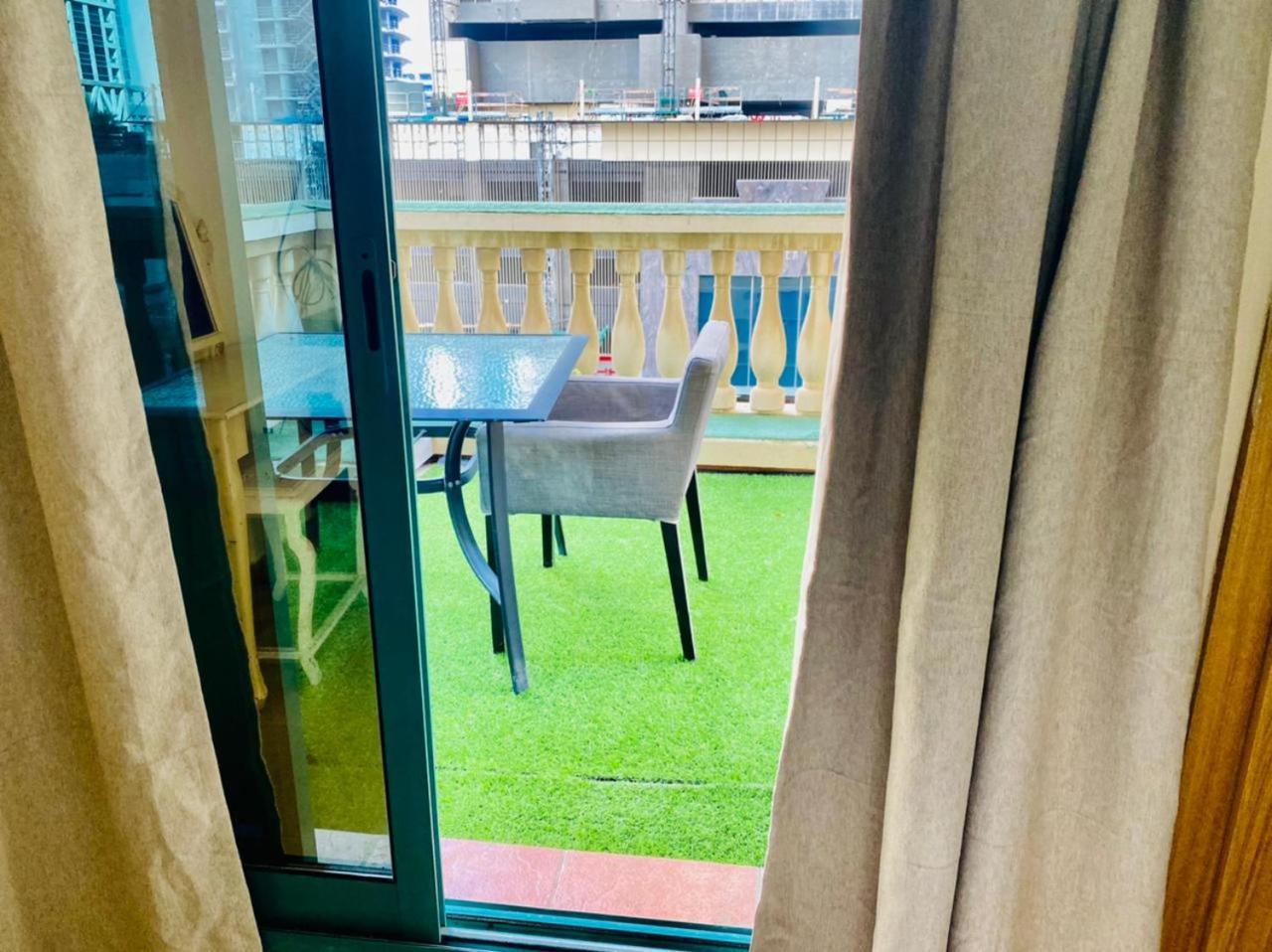 Classy For Ladies In Dubai, Marina فتيات فقط Homestay Dubai