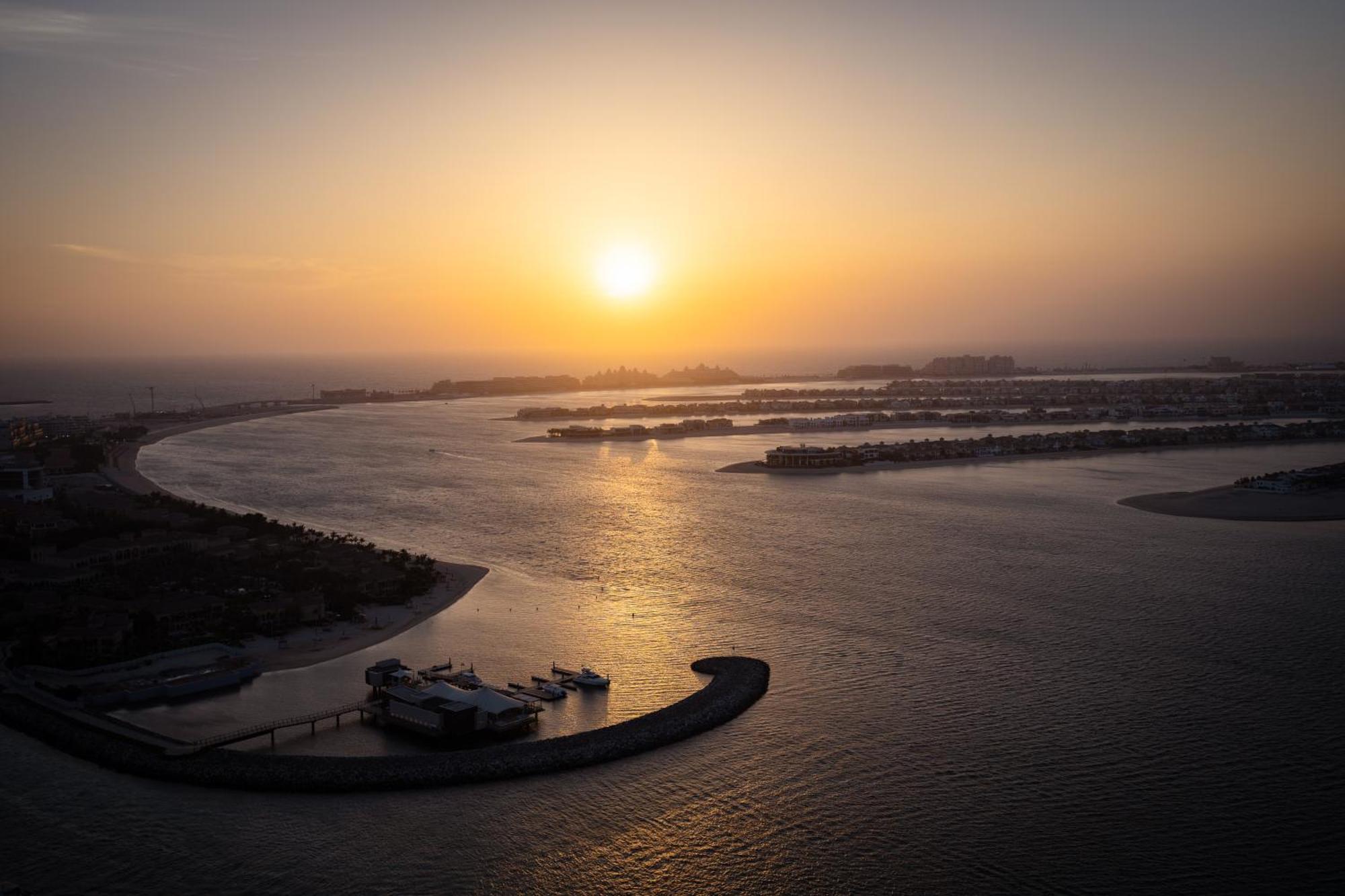 Elegant 3br With Private Beach Access * Dubai