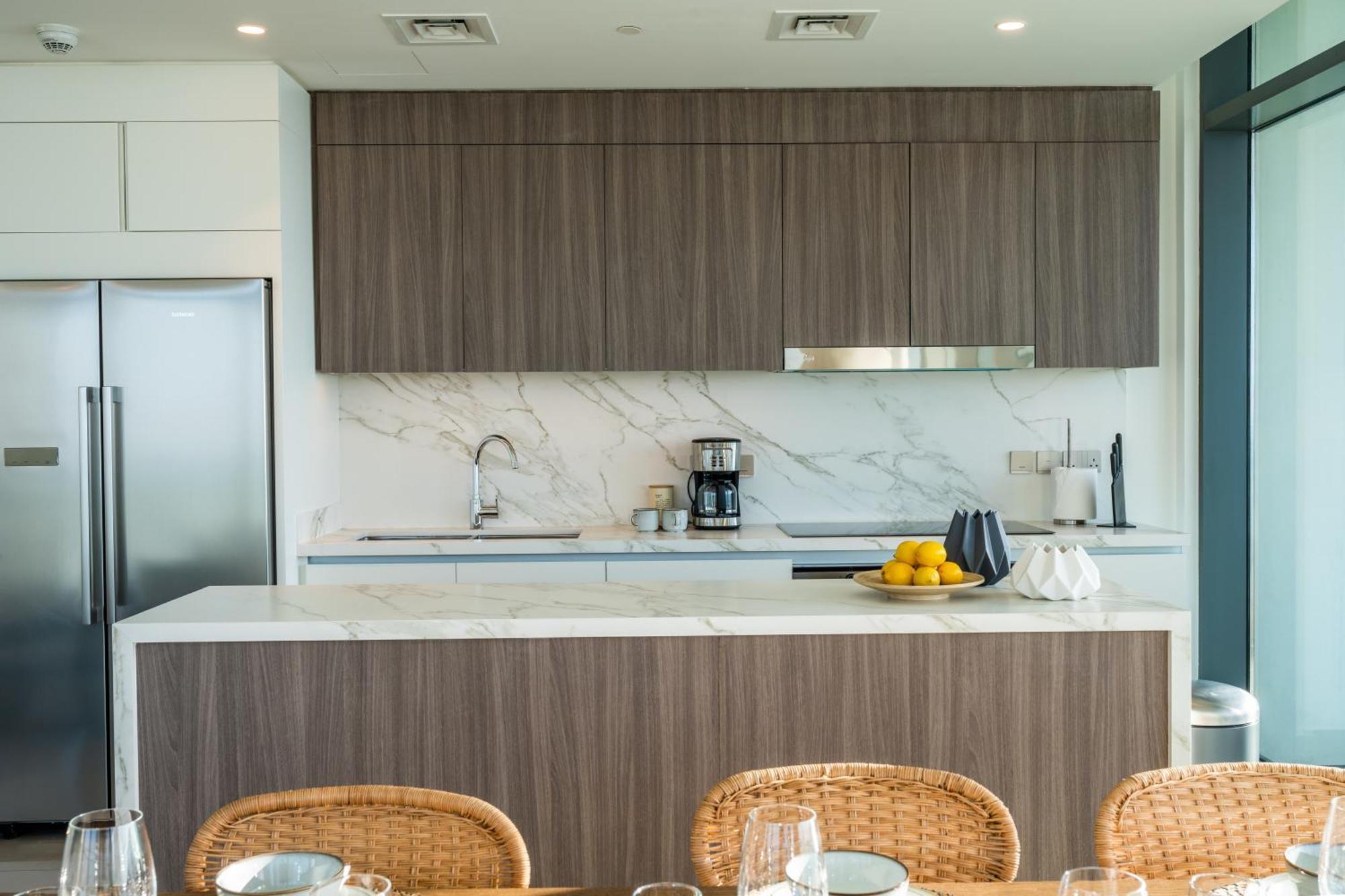 Apartment Elegant 3br With Private Beach Access