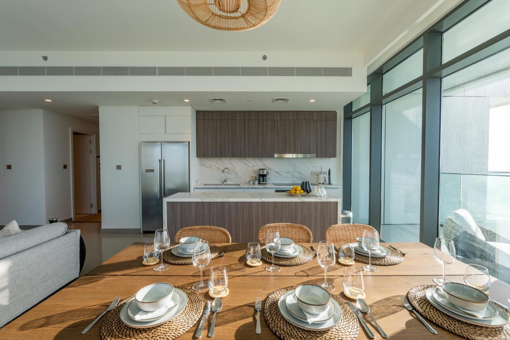 Elegant 3br With Private Beach Access Dubai