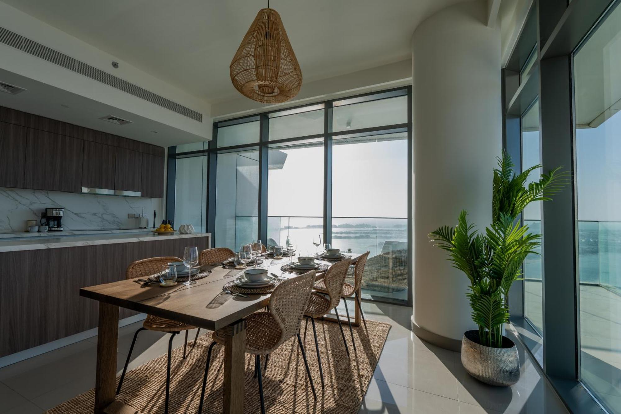 Elegant 3br With Private Beach Access Dubai