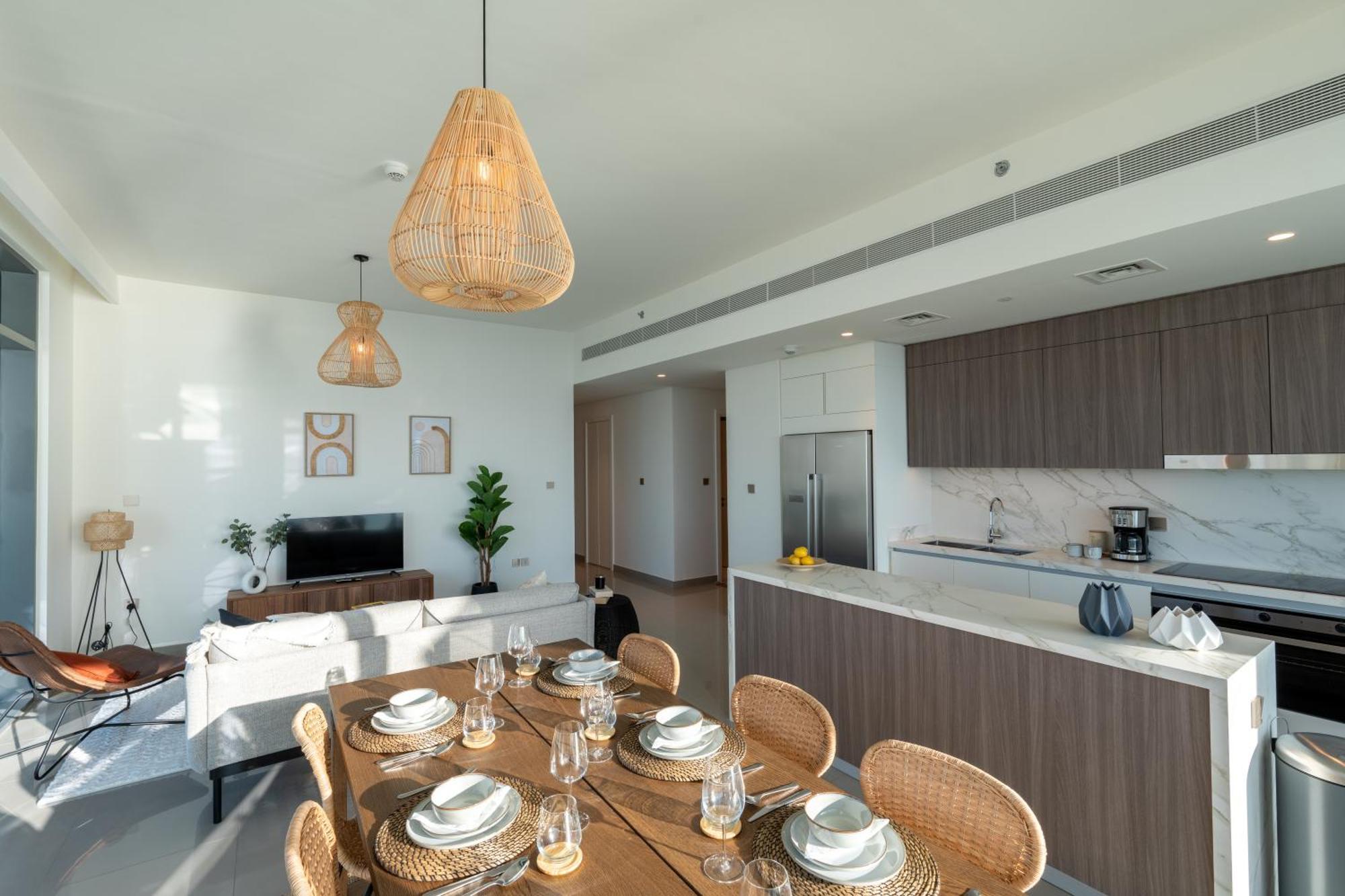 Apartment Elegant 3br With Private Beach Access *