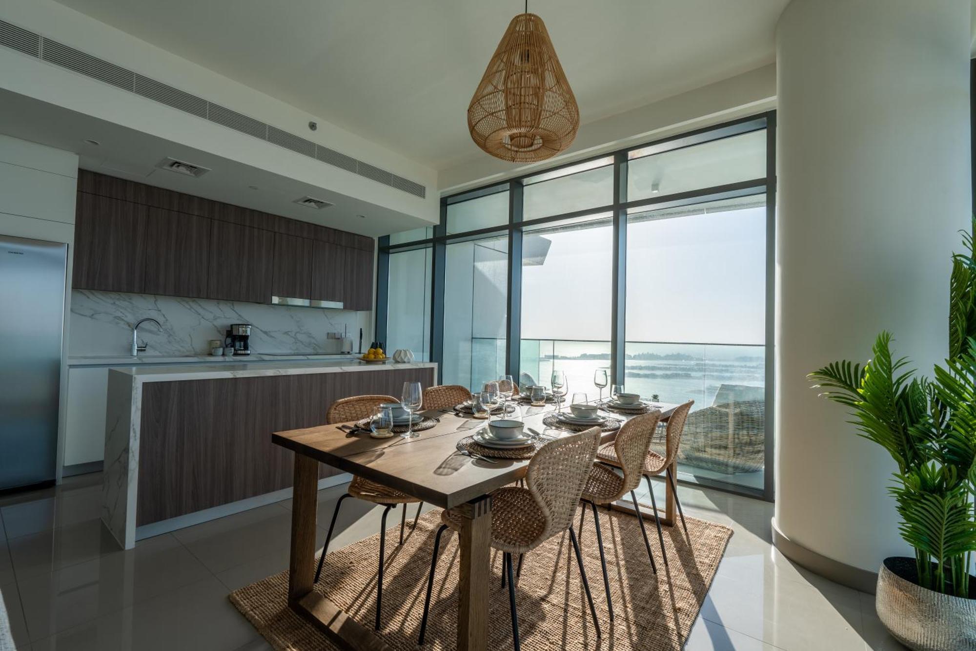 Elegant 3br With Private Beach Access Apartment