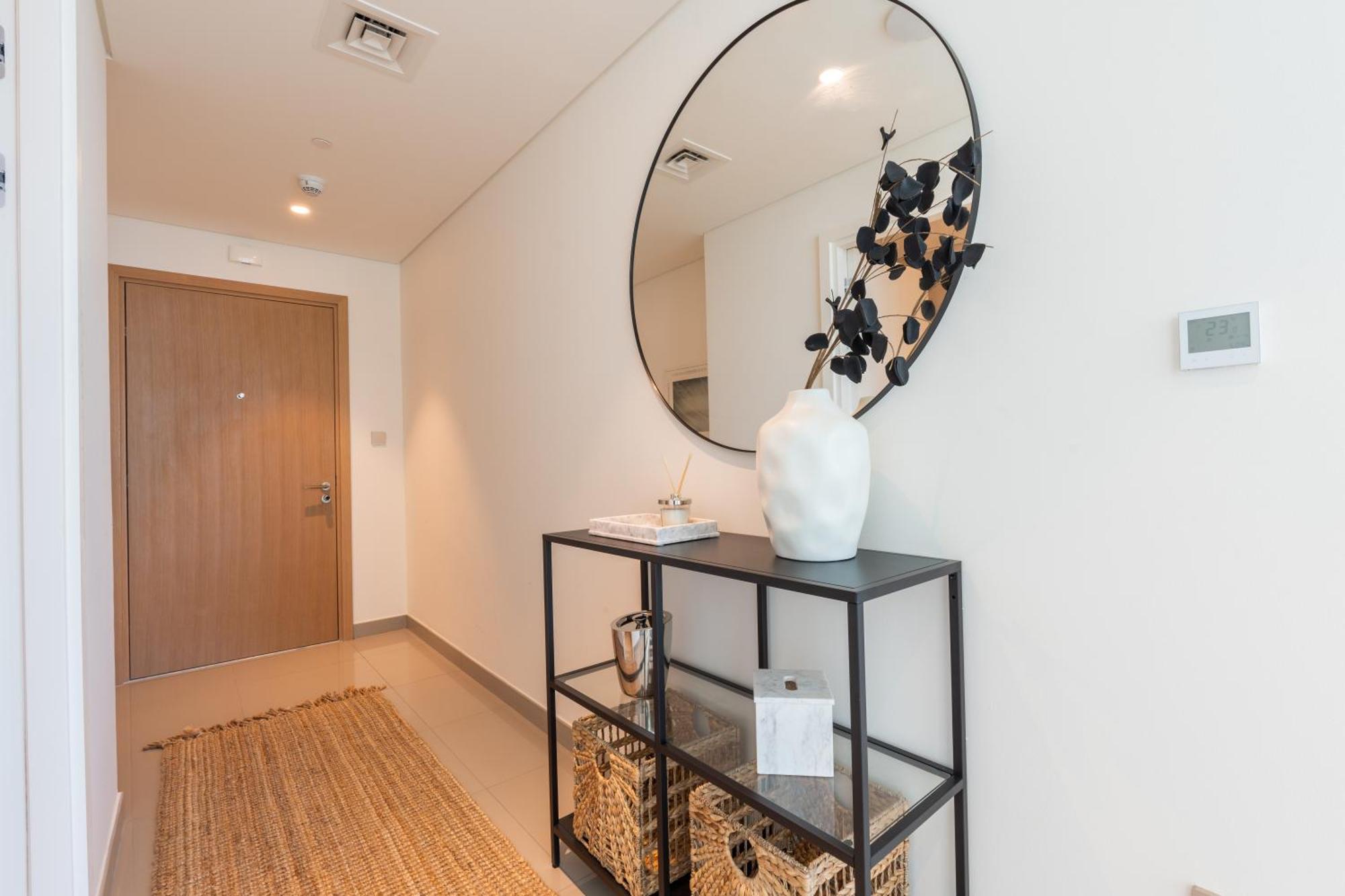 Apartment Elegant 3br With Private Beach Access *