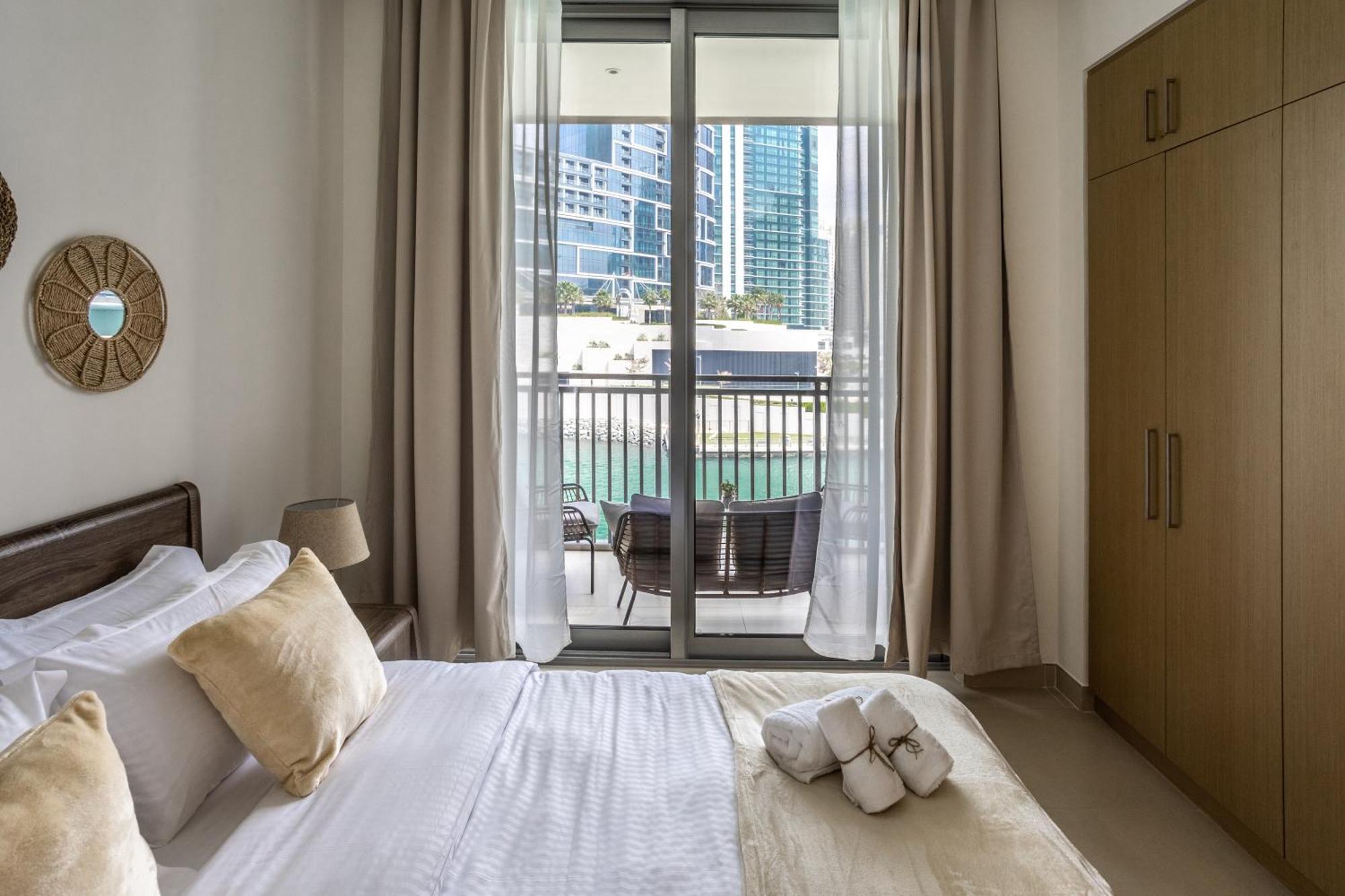 Waves Holiday - Waterfront With Breathtaking Sea Views *