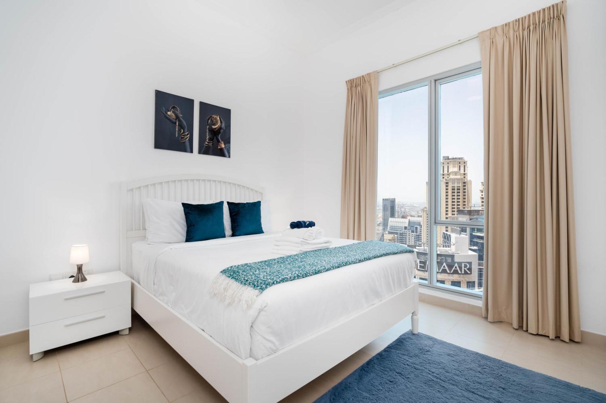 Stunning Sea And Marina Views / 2 Bedroom Penthouse / Marina Apartment