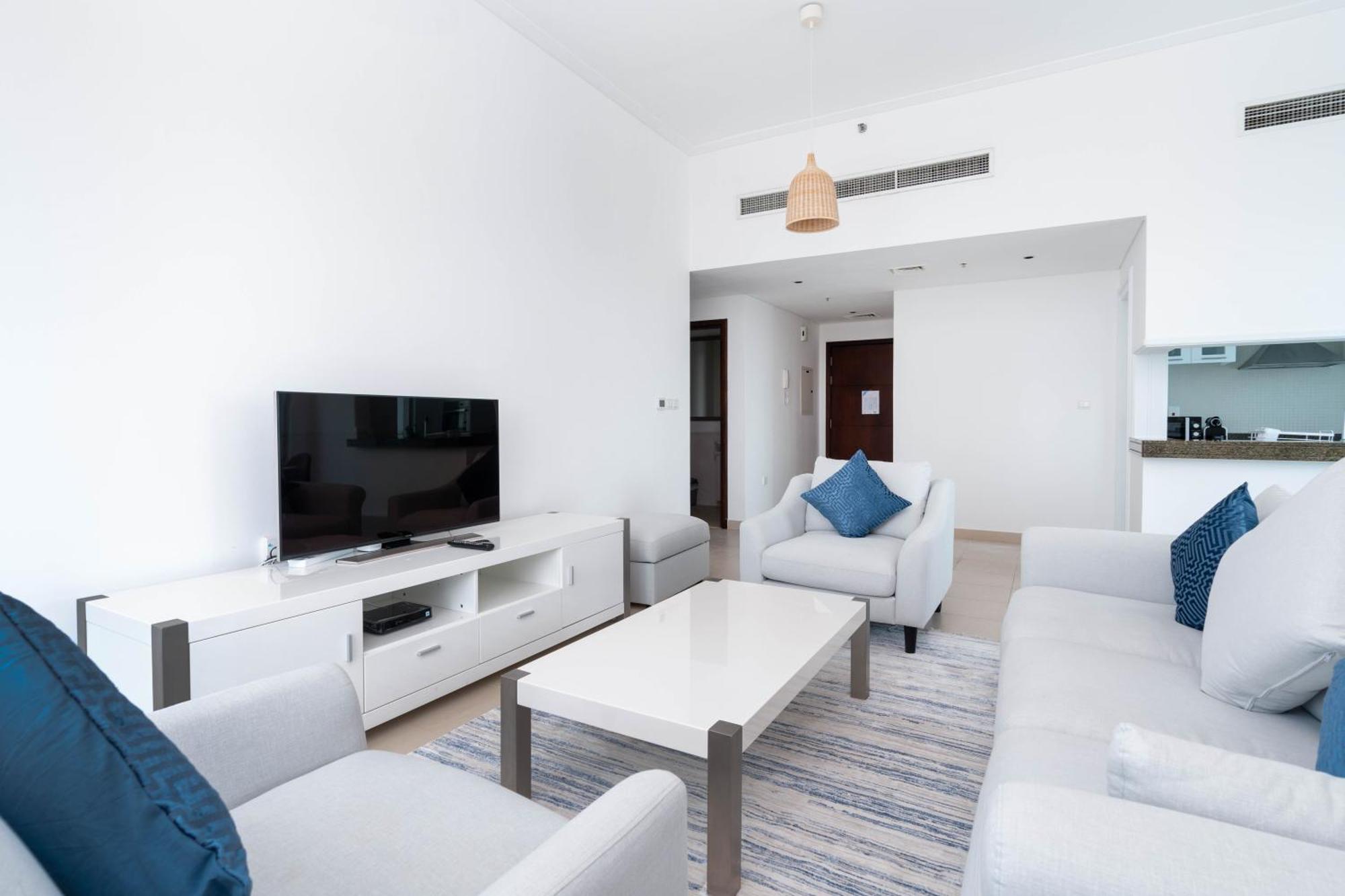 Apartment Stunning Sea And Marina Views / 2 Bedroom Penthouse / Marina *