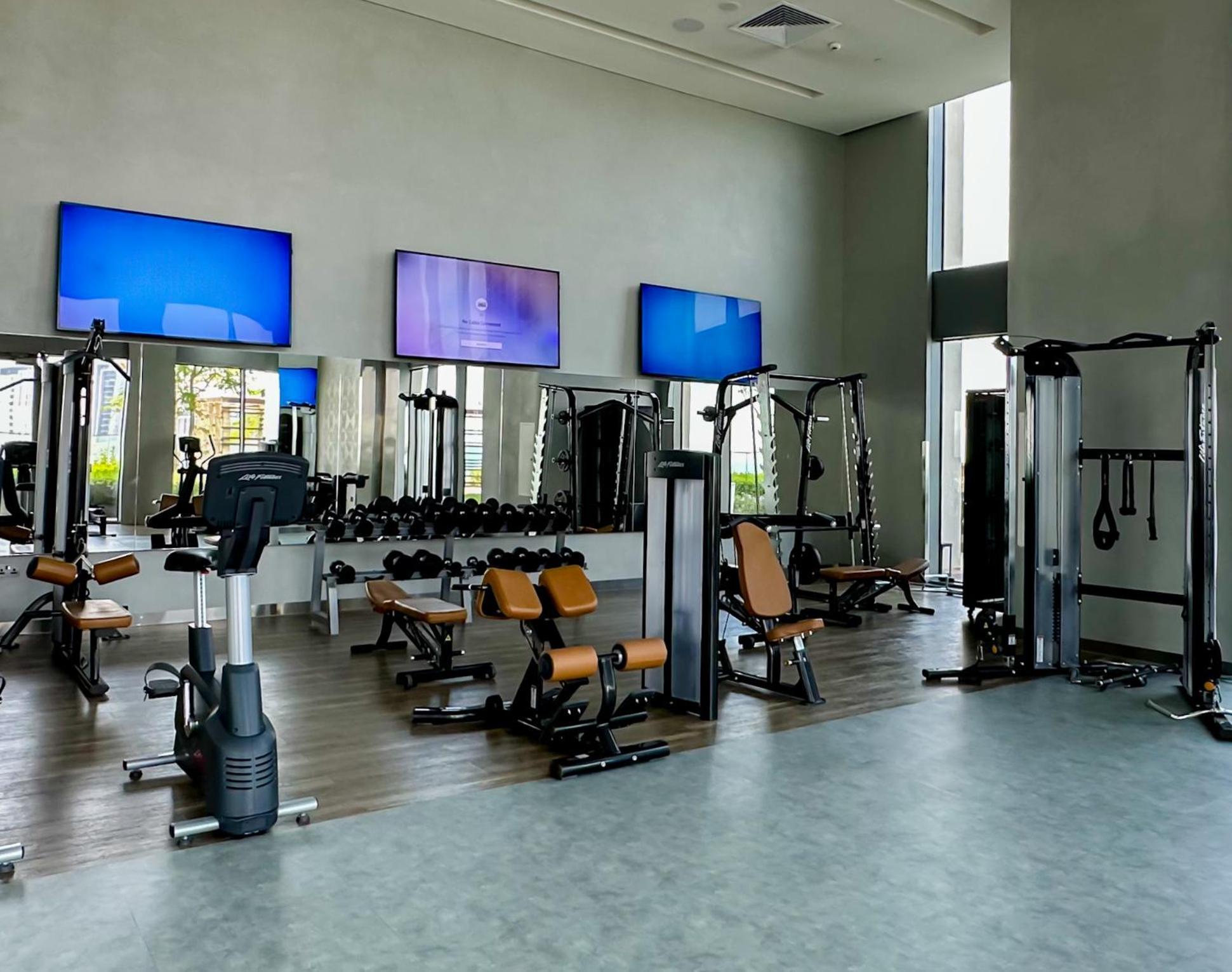 Apartment Luxury Staycation - 52 42 Emaar Tower A And B