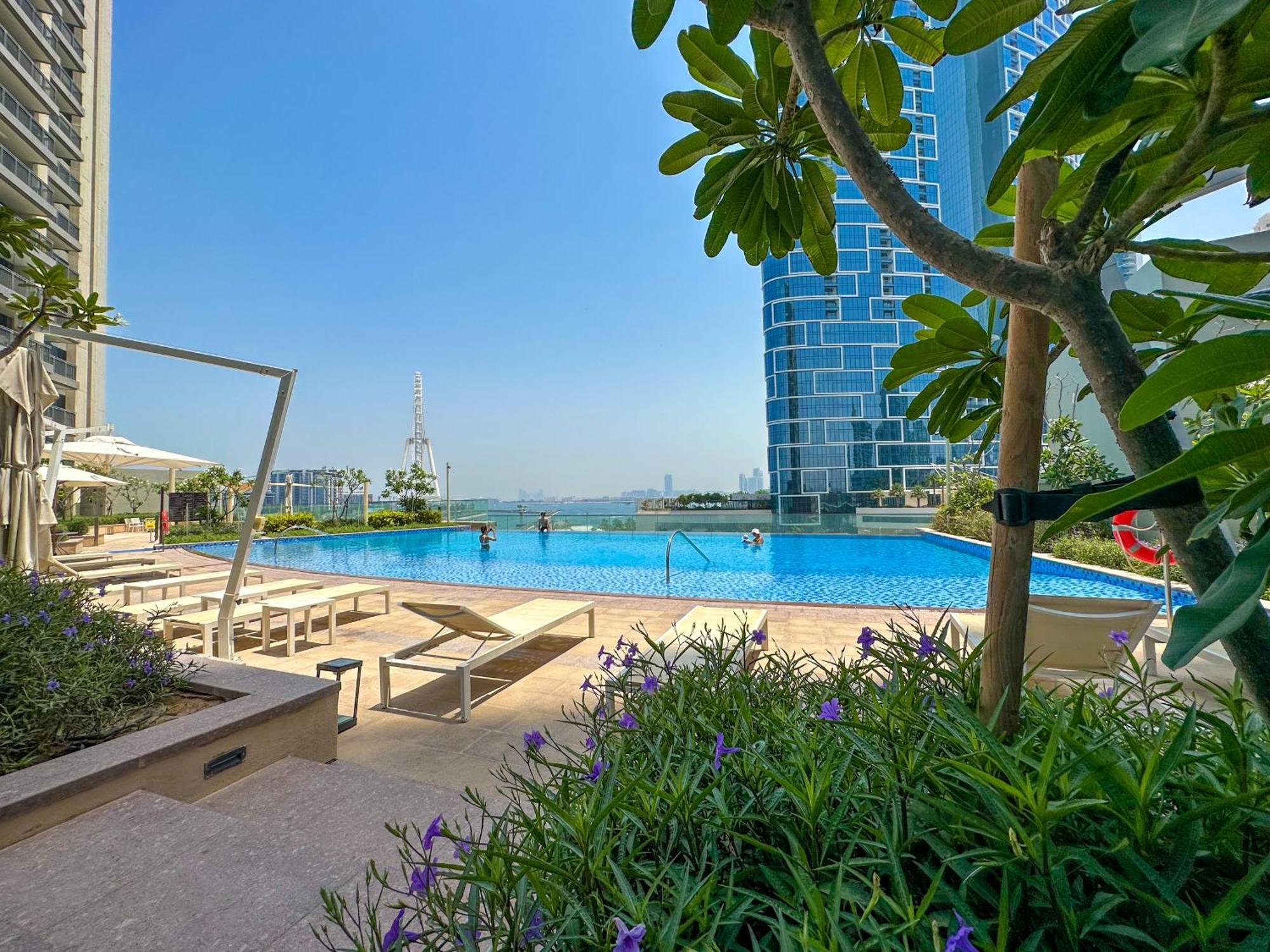 Luxury Staycation - 52 42 Emaar Tower A And B Apartment