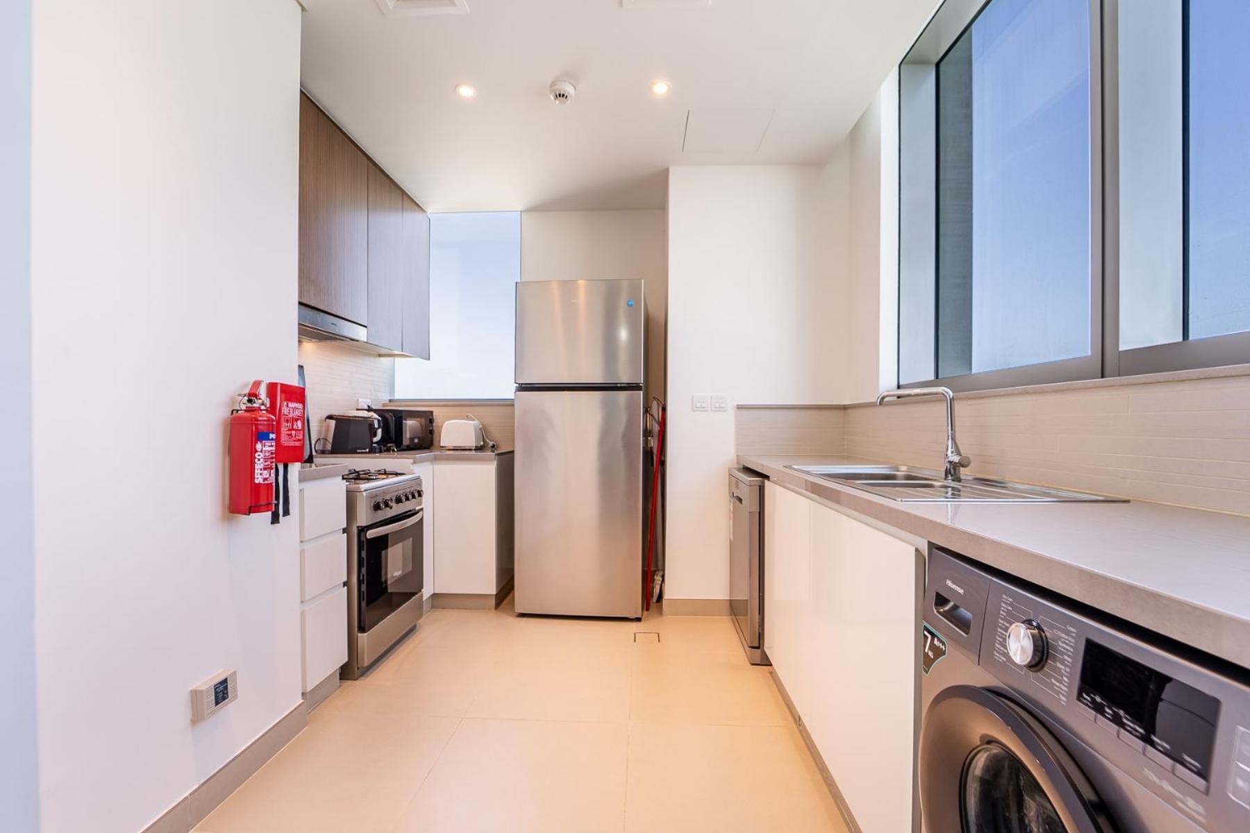 Apartment Luxury Staycation - 52 42 Emaar Tower A And B