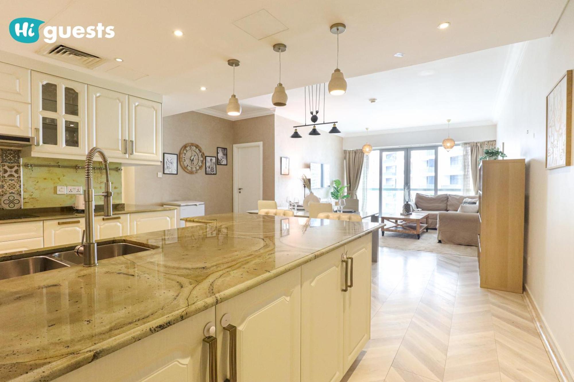 Higuests - Royal 2br With Balcony Near Burj Khalifa *