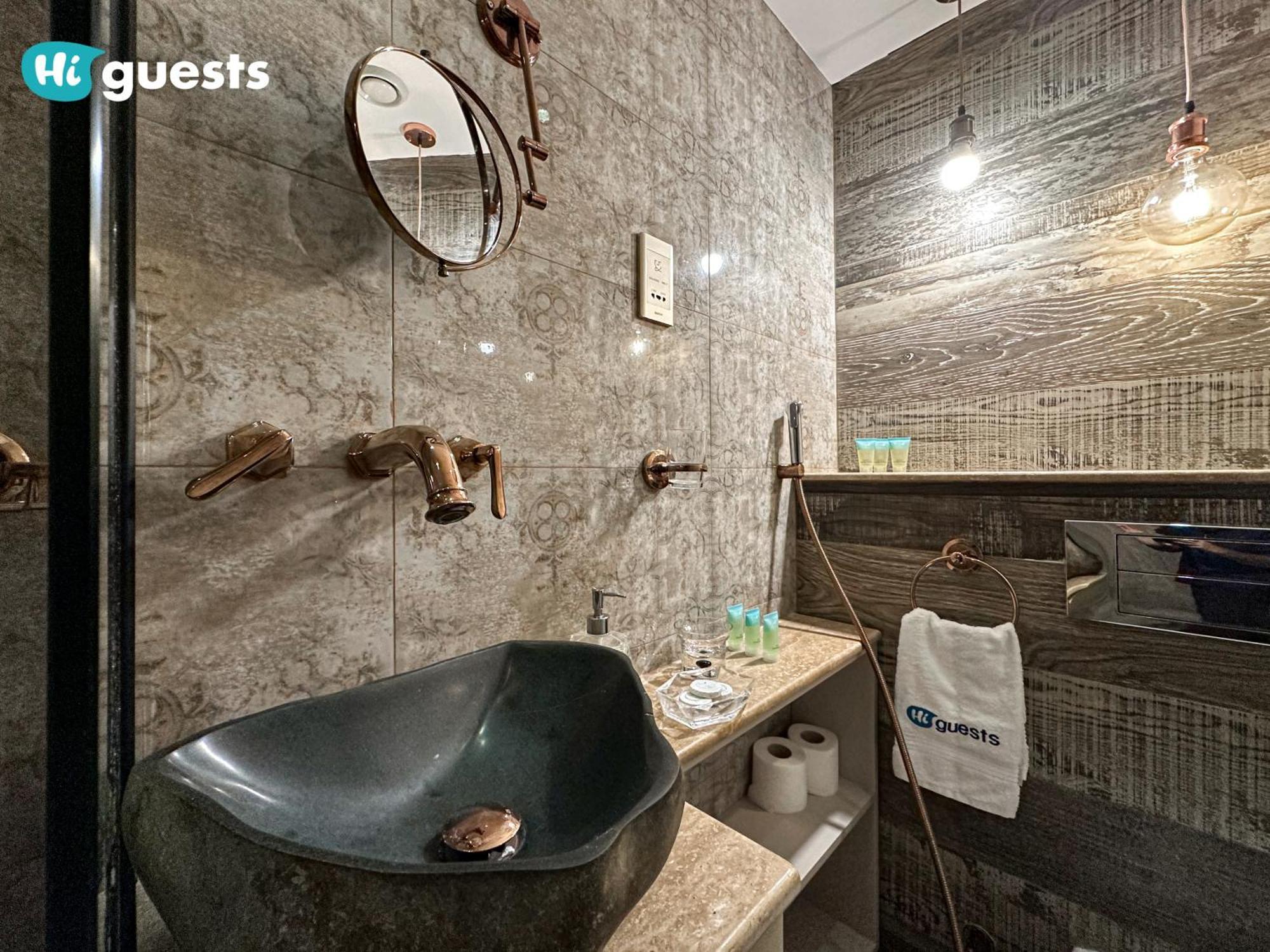 Higuests - Royal 2br With Balcony Near Burj Khalifa Apartment *