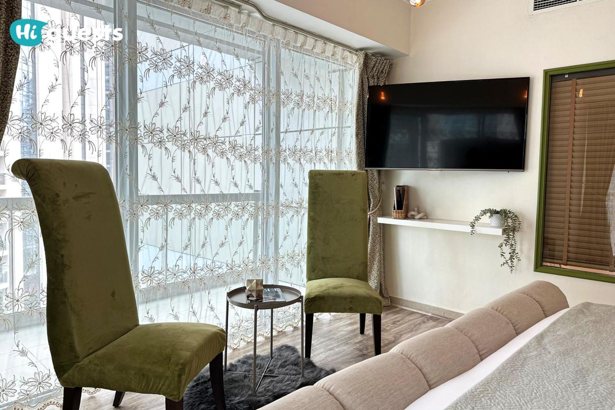 Higuests - Royal 2br With Balcony Near Burj Khalifa Dubai