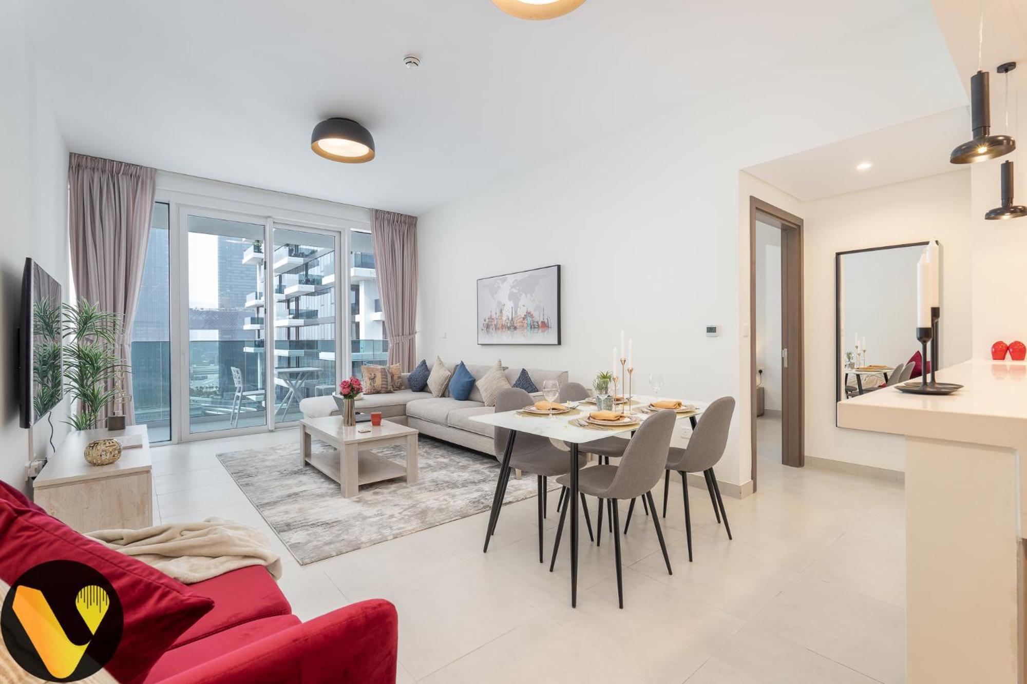 Vogue Al Wasl 1 West 13th Floor With Large Balcony For View Of Sheikh Zaid Road And One Za'abeel Tower And Burj Khalifa, Walkable To Metro With Easy Access To Sheikh Zayed Road & World Trade Centre * Dubai