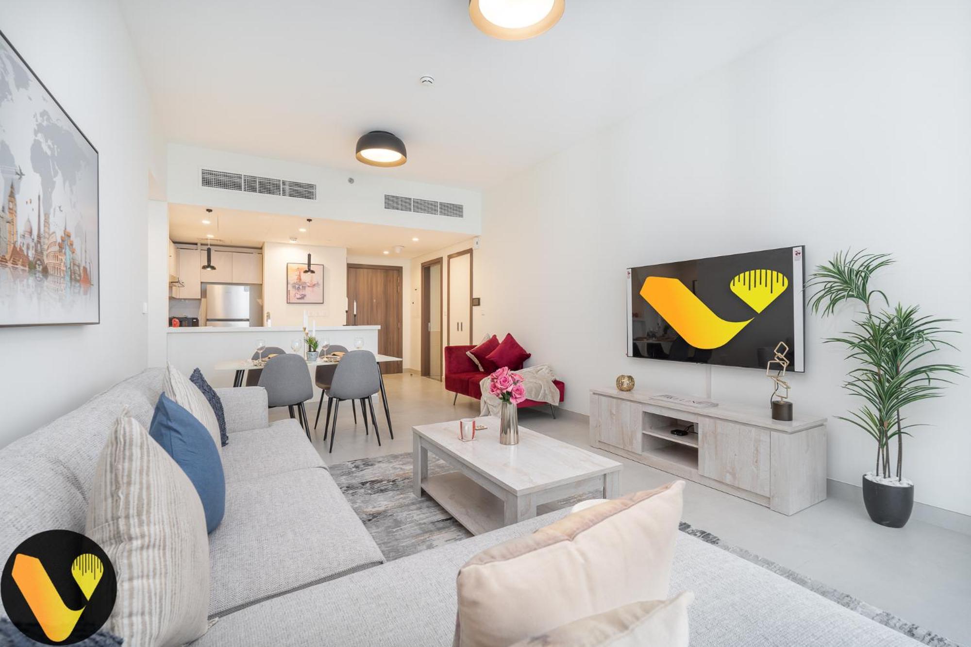 Apartment Vogue Al Wasl 1 West 13th Floor With Large Balcony For View Of Sheikh Zaid Road And One Za'abeel Tower And Burj Khalifa, Walkable To Metro With Easy Access To Sheikh Zayed Road & World Trade Centre Dubai