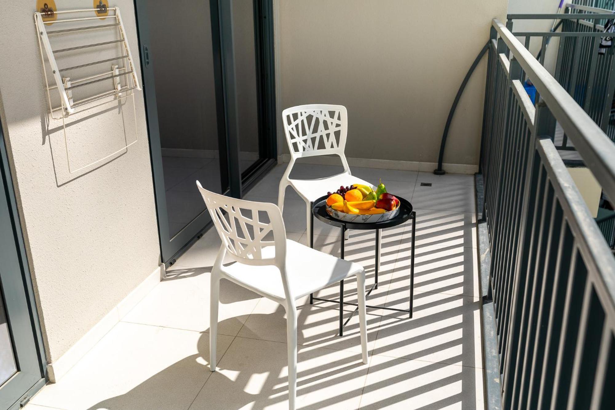 Citihome -1br With Balcony & Pool View In Zada Tower Dubai