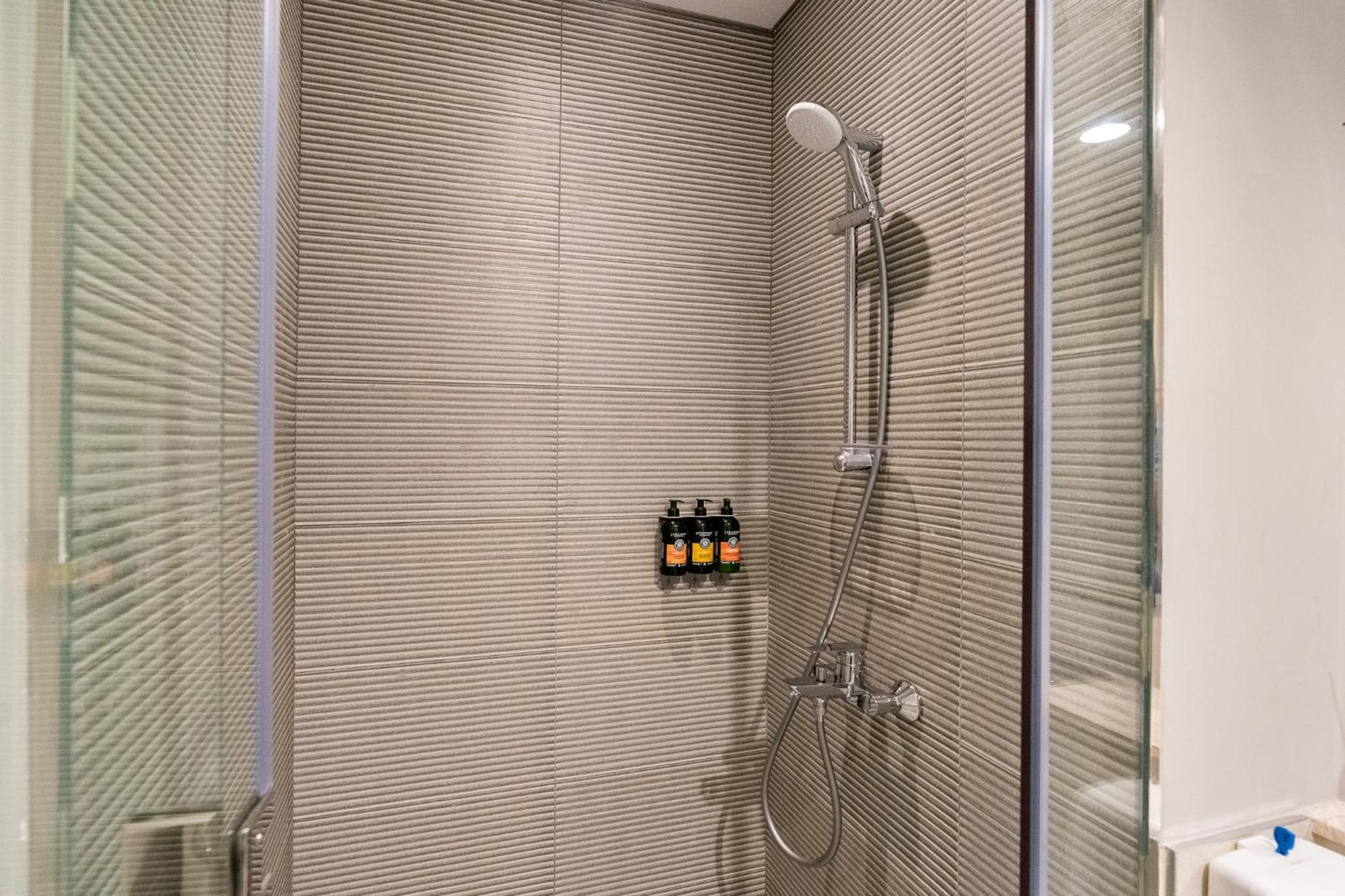 Citihome -1br With Balcony & Pool View In Zada Tower *