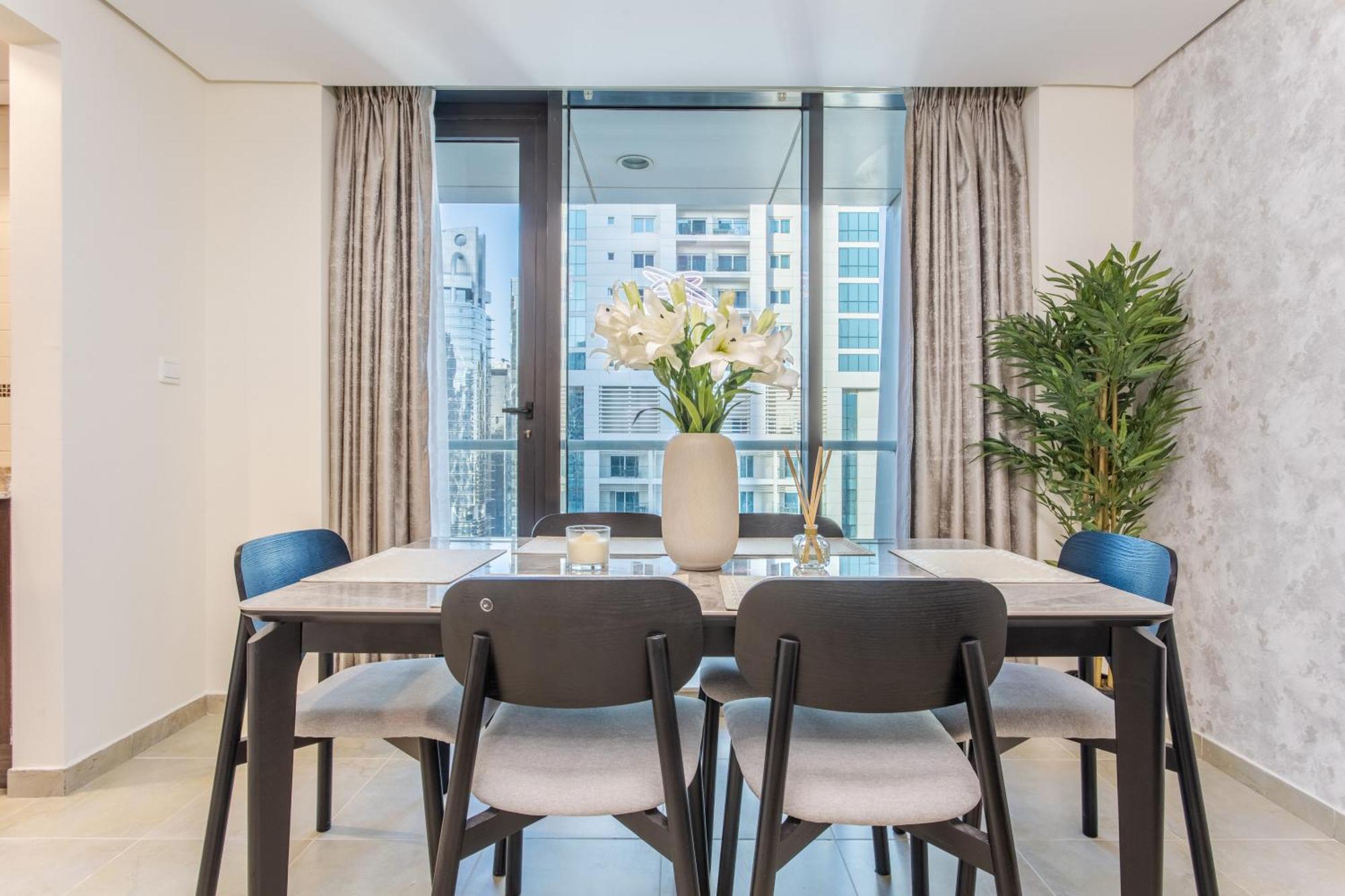 Apartment 3 Bedroom Luxurious View Dubai
