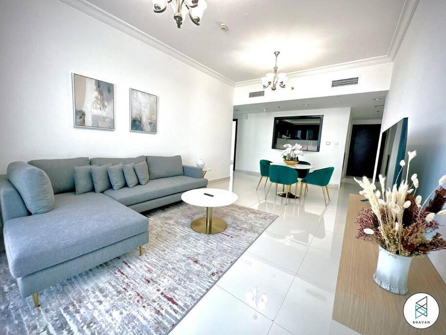 Apartment Two Bedroom With Canal View In Majestic Tower By Bhavan *