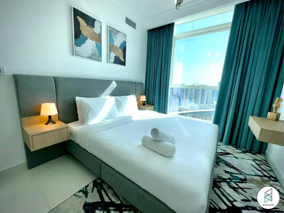Two Bedroom With Canal View In Majestic Tower By Bhavan *