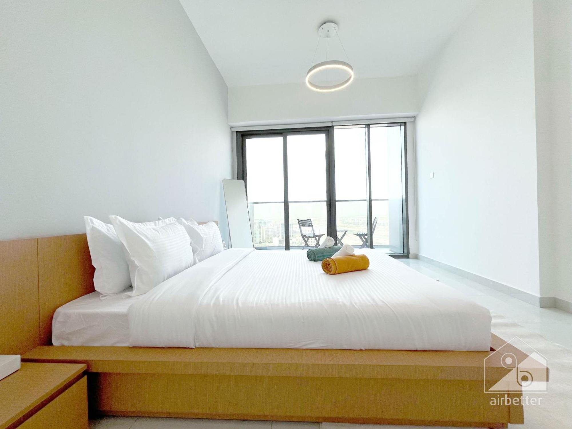 Luxury 1b With Balcony In Blue Wave Tower * Dubai