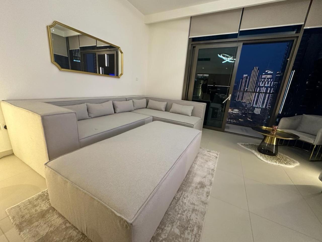 Luxury Burj Crown Burj Khalifa View