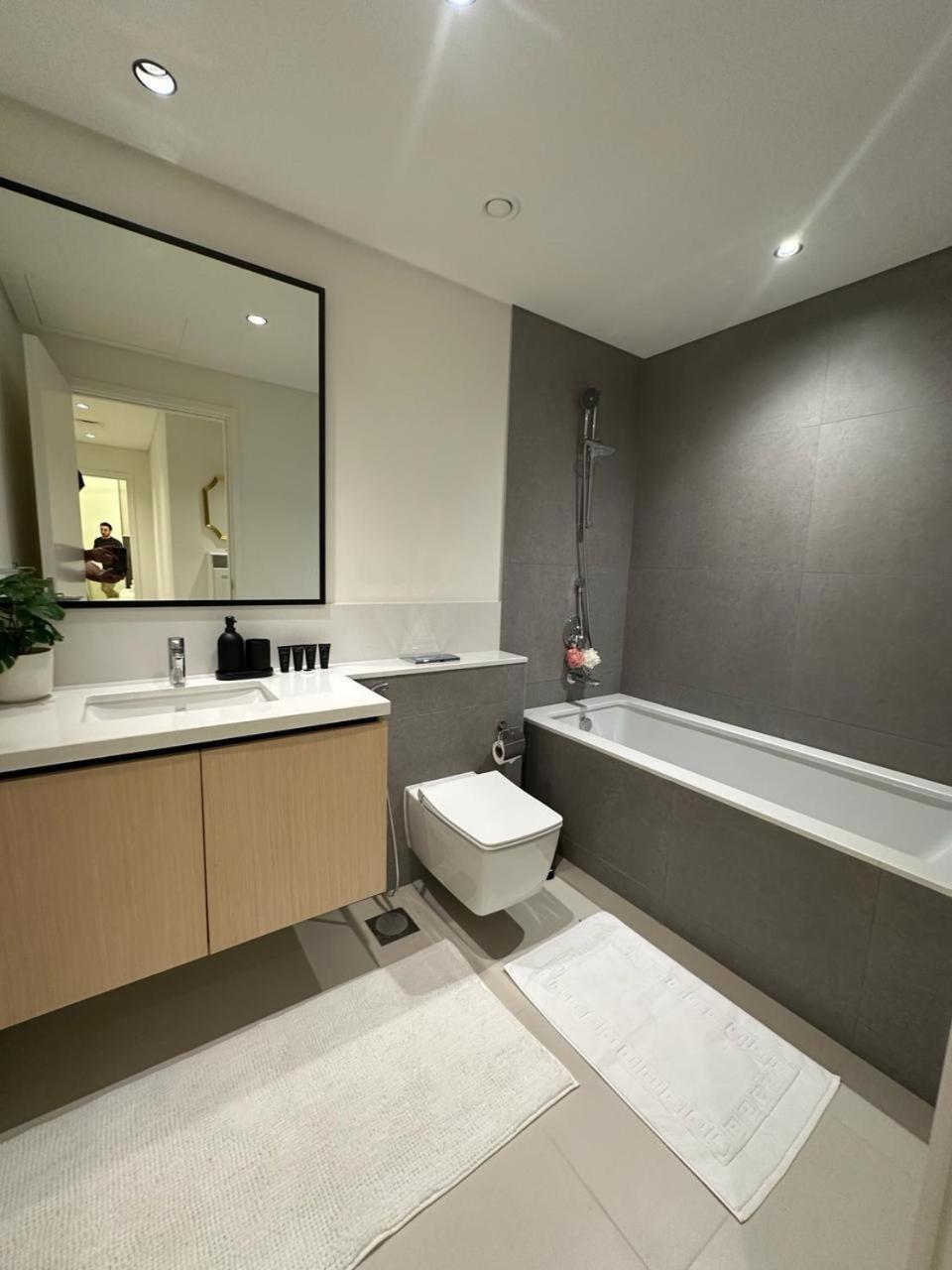 Luxury Burj Crown Burj Khalifa View Apartment *