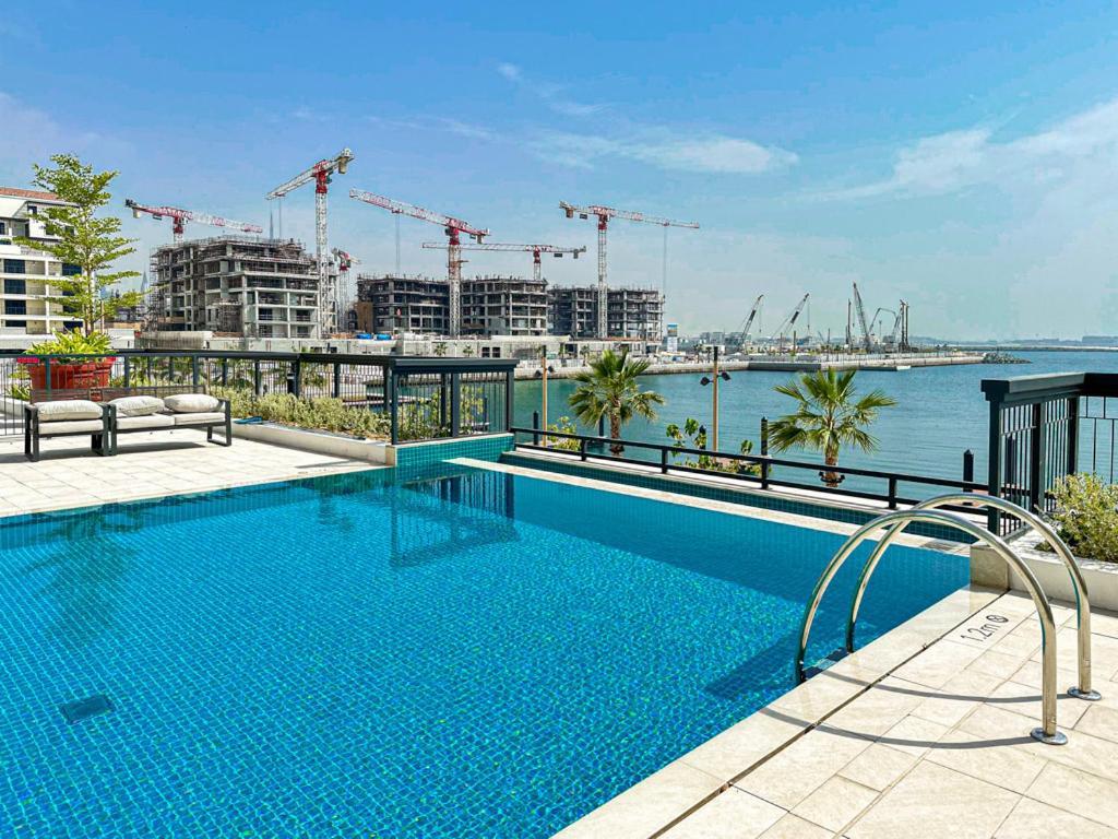 Apartment Higuests - Coastal Chic Luxurious Retreat At Port De La Dubai