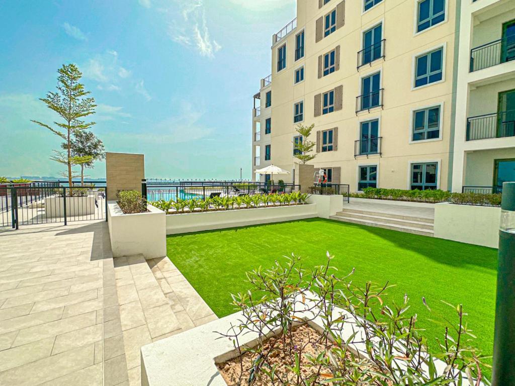 Higuests - Coastal Chic Luxurious Retreat At Port De La Apartment Dubai