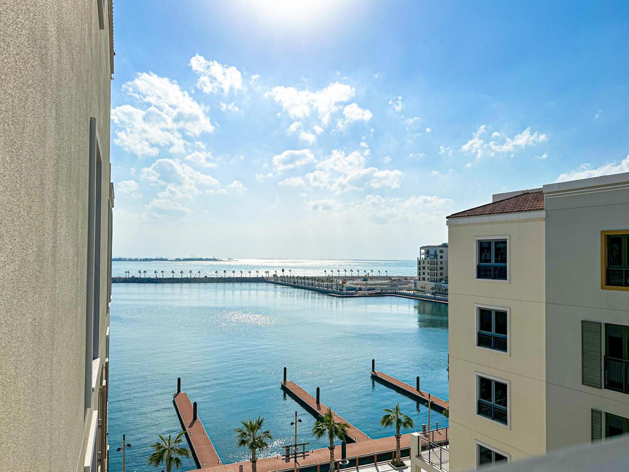 Higuests - Coastal Chic Luxurious Retreat At Port De La Apartment Dubai