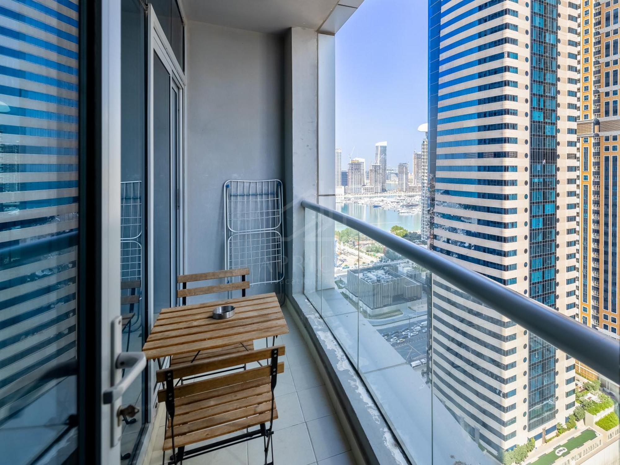 Torch Tower In Marina Apartment *