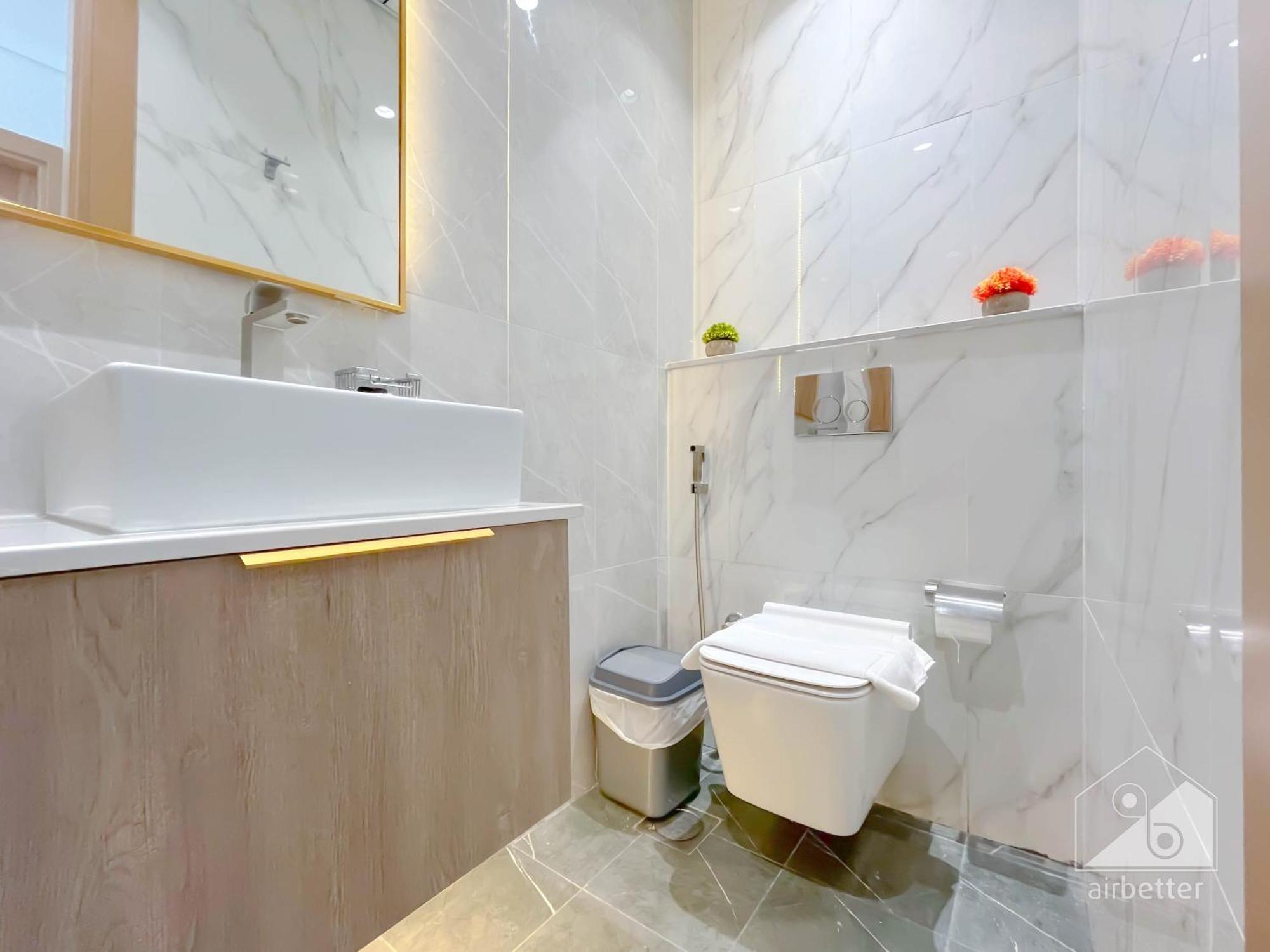 Luxury 1b With Balcony In Blue Wave Tower * Dubai